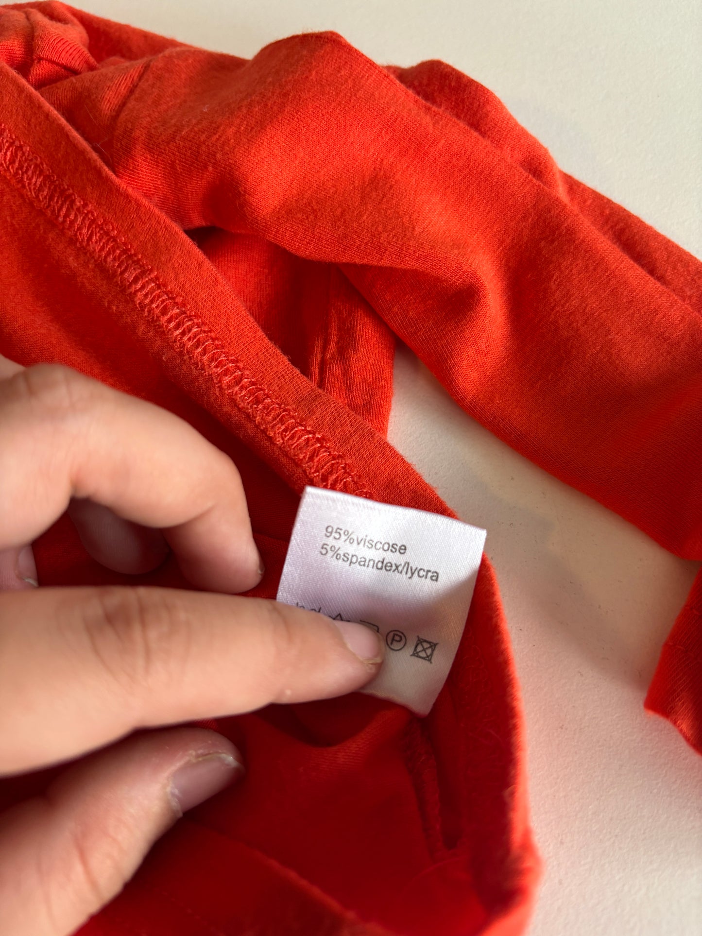 Rode longsleeve met rolkraag