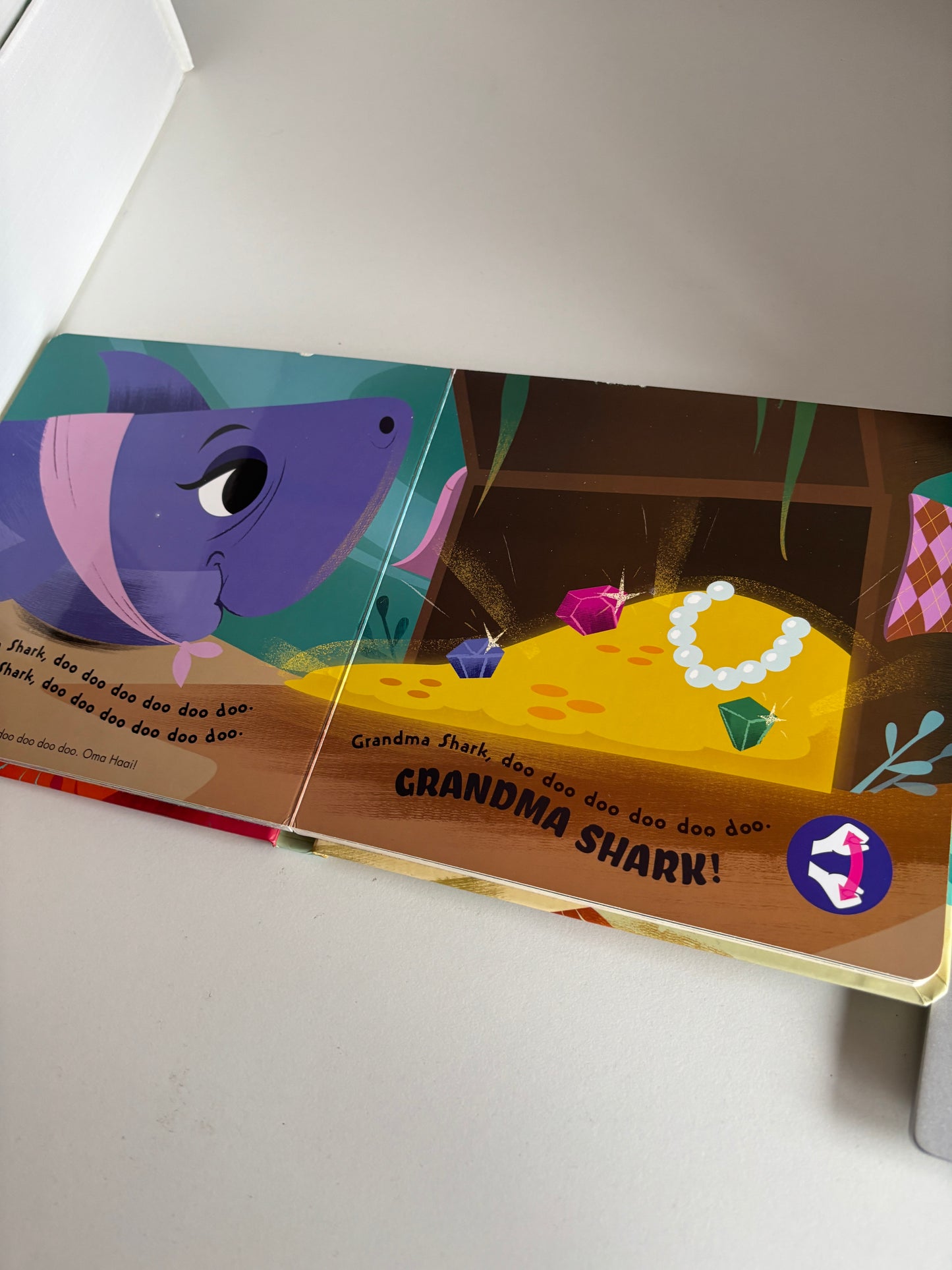 Lees, dans en zing mee met babyshark