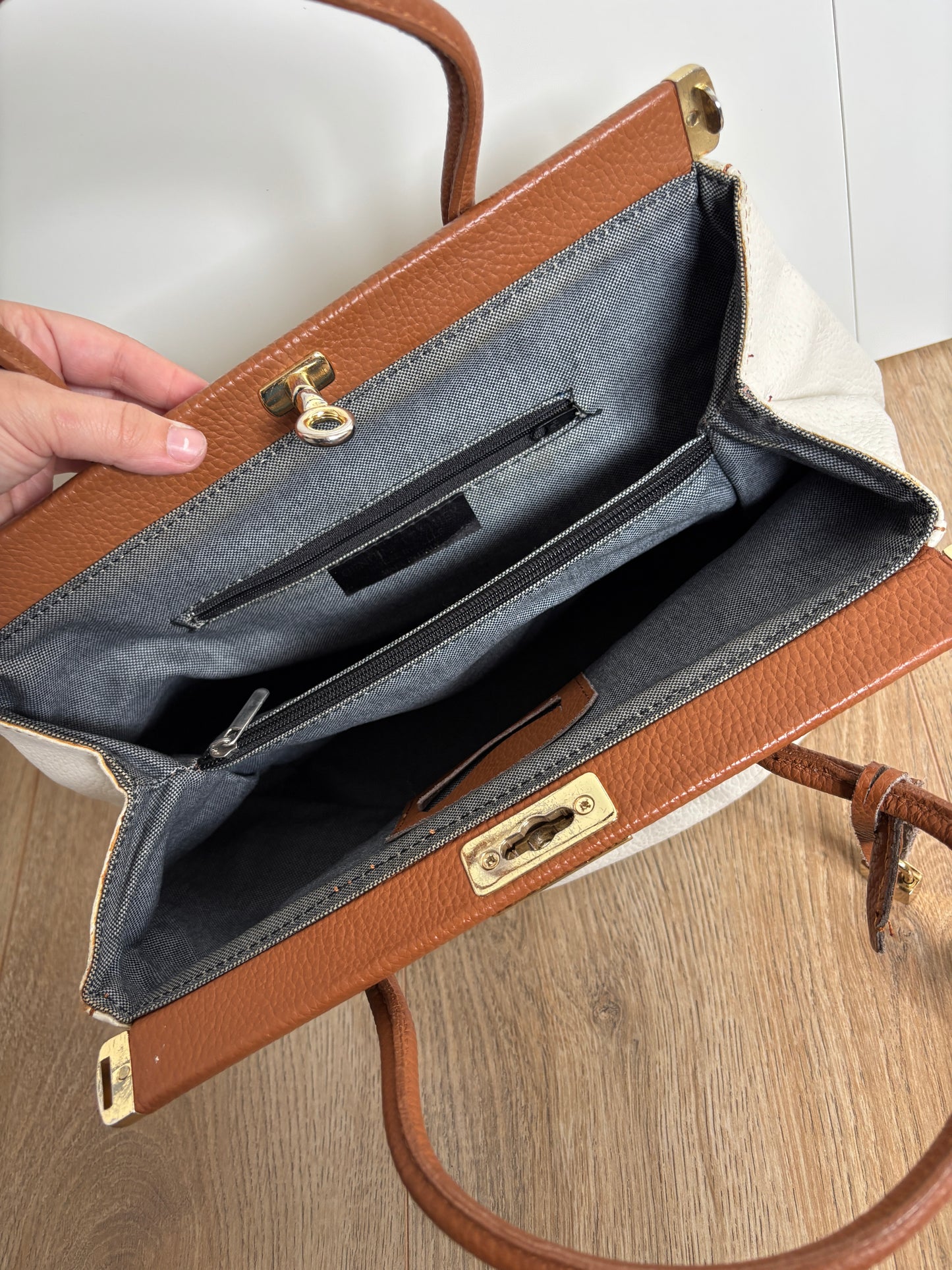 Crèmekleurige handtas