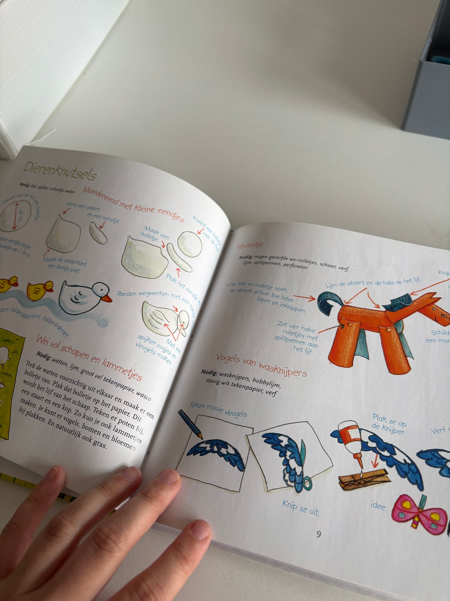 Vivian den Hollander - Lekker lente: een vrolijk kijk- en doe-boek