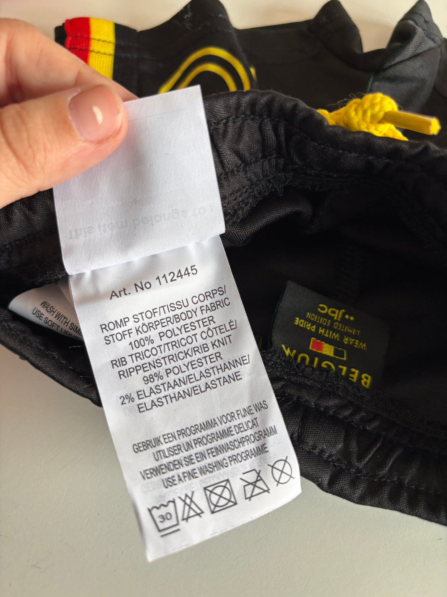 Voetbalsetje: T-shirt en broekje