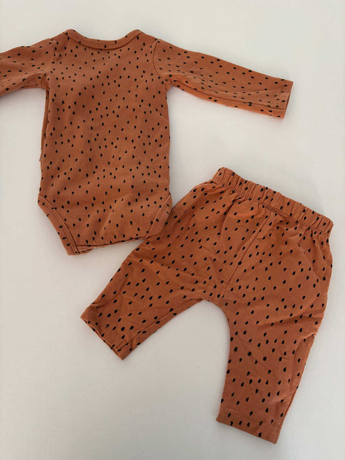 Bruin setje | Hema | 62