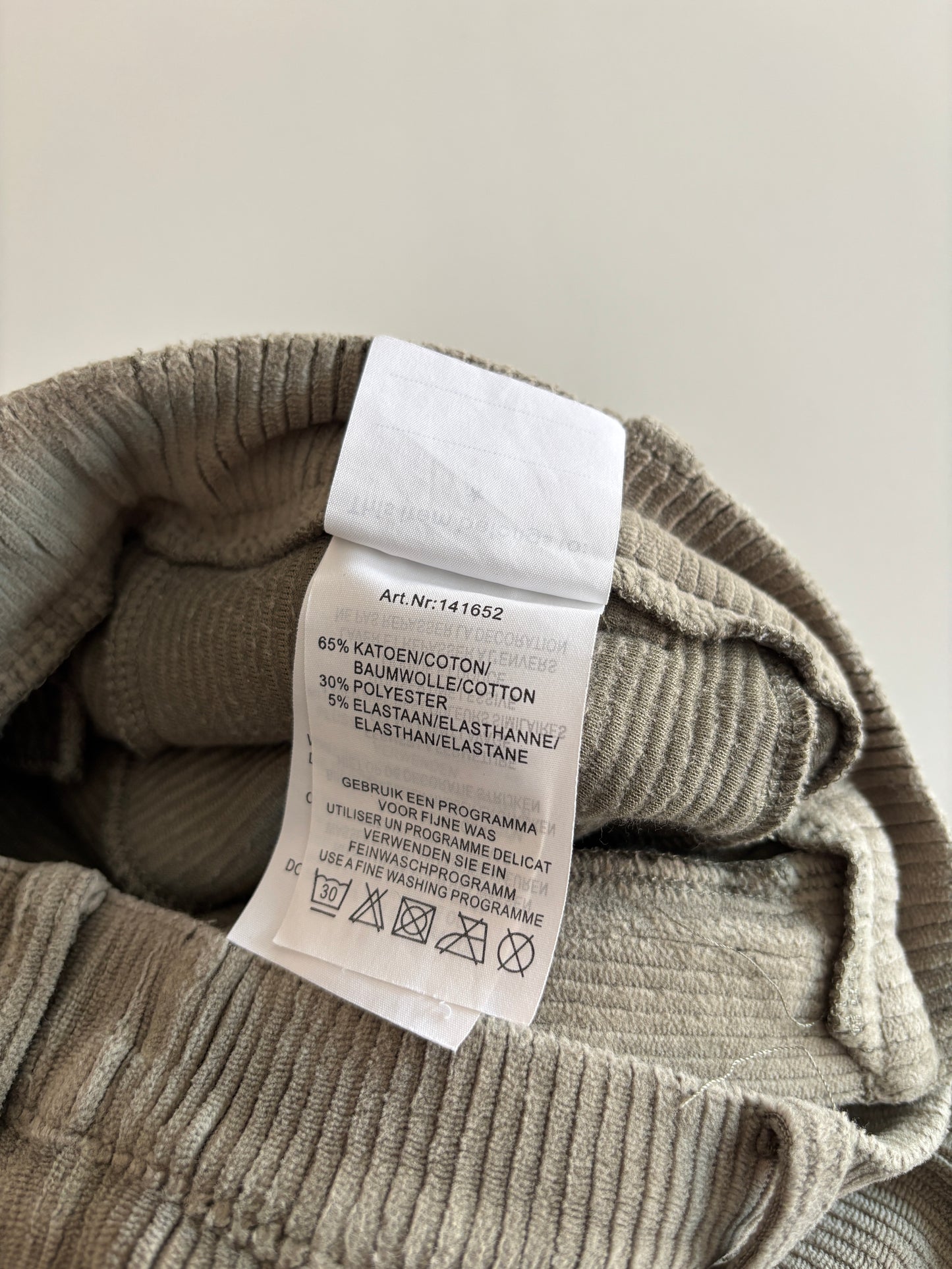 Khaki broek van ribfluweel