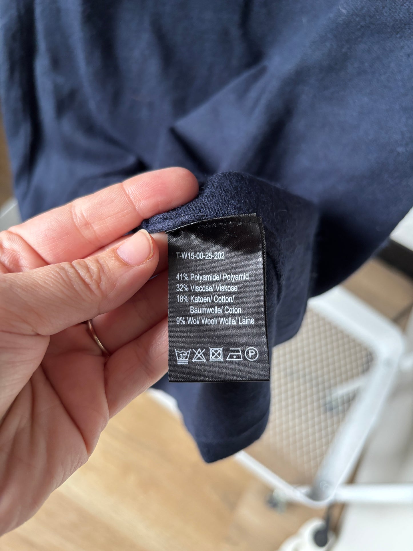 Marineblauwe jurk met lange mouwen