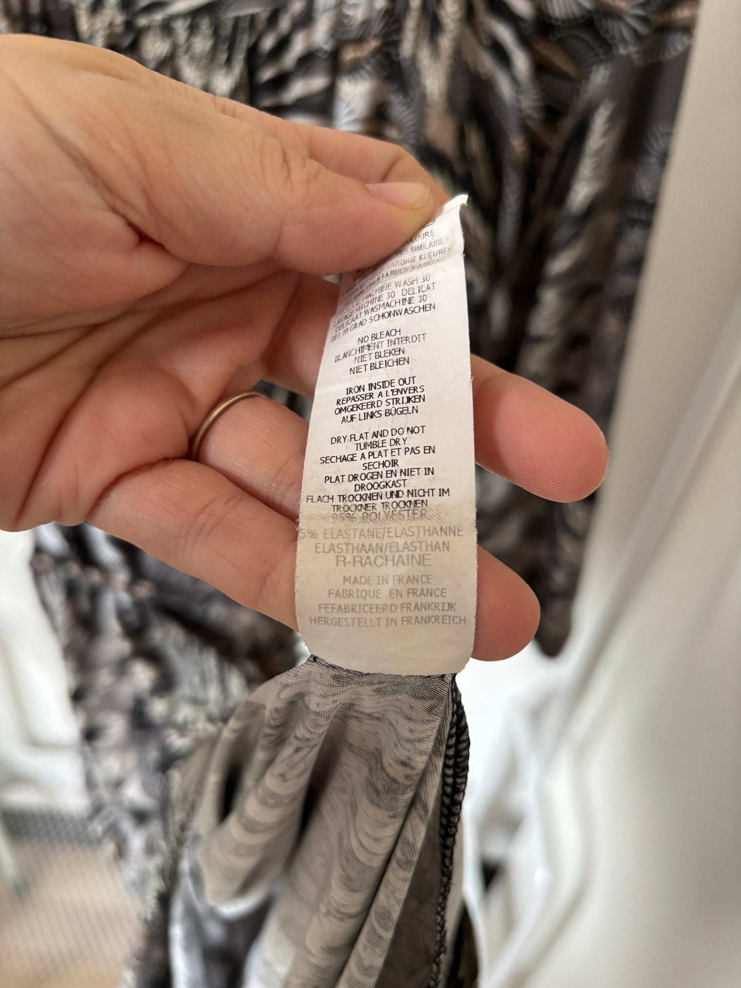 Zwarte jurk met driekwartmouwen