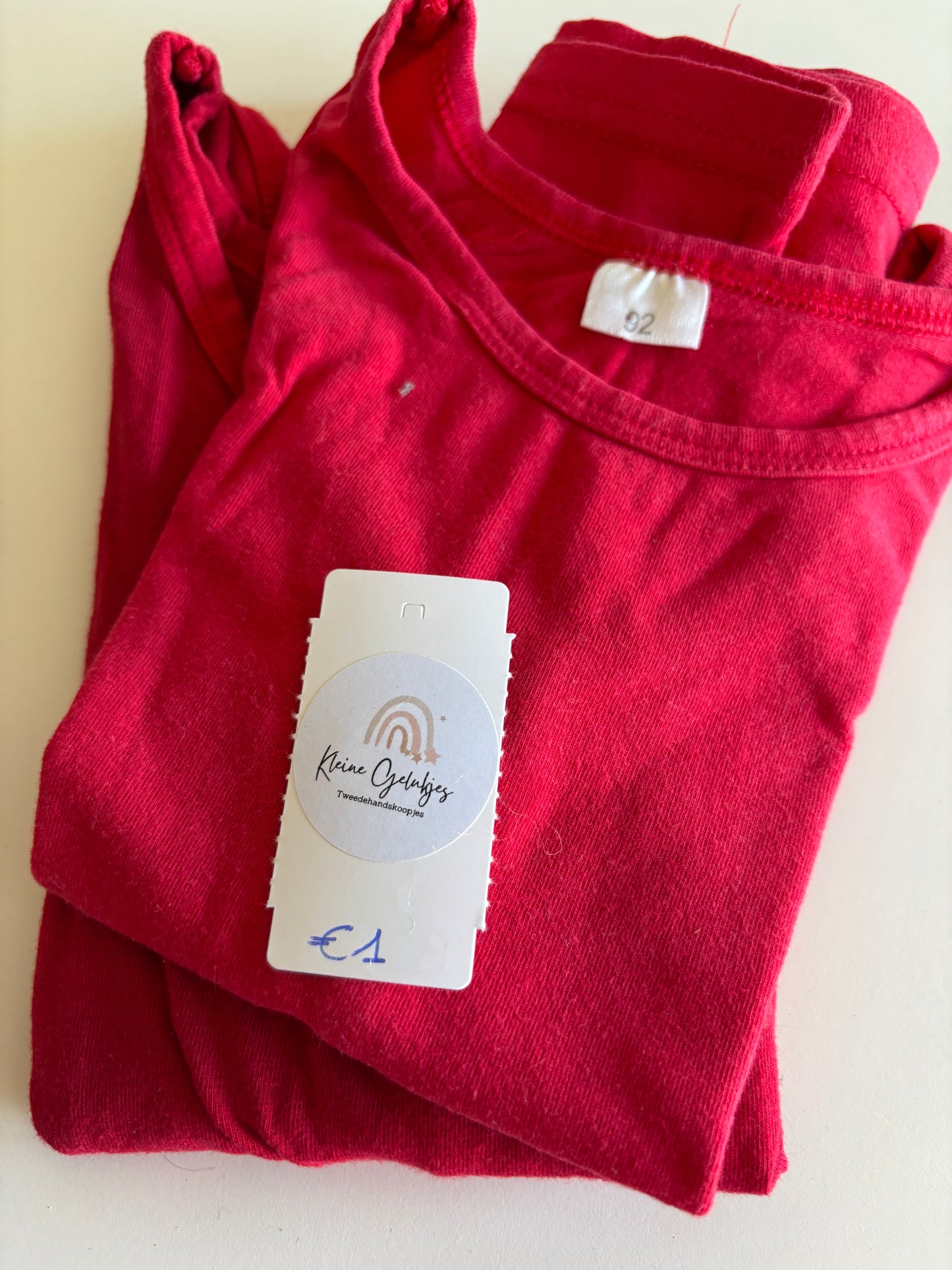 Bundel rode onderlijfjes (2)