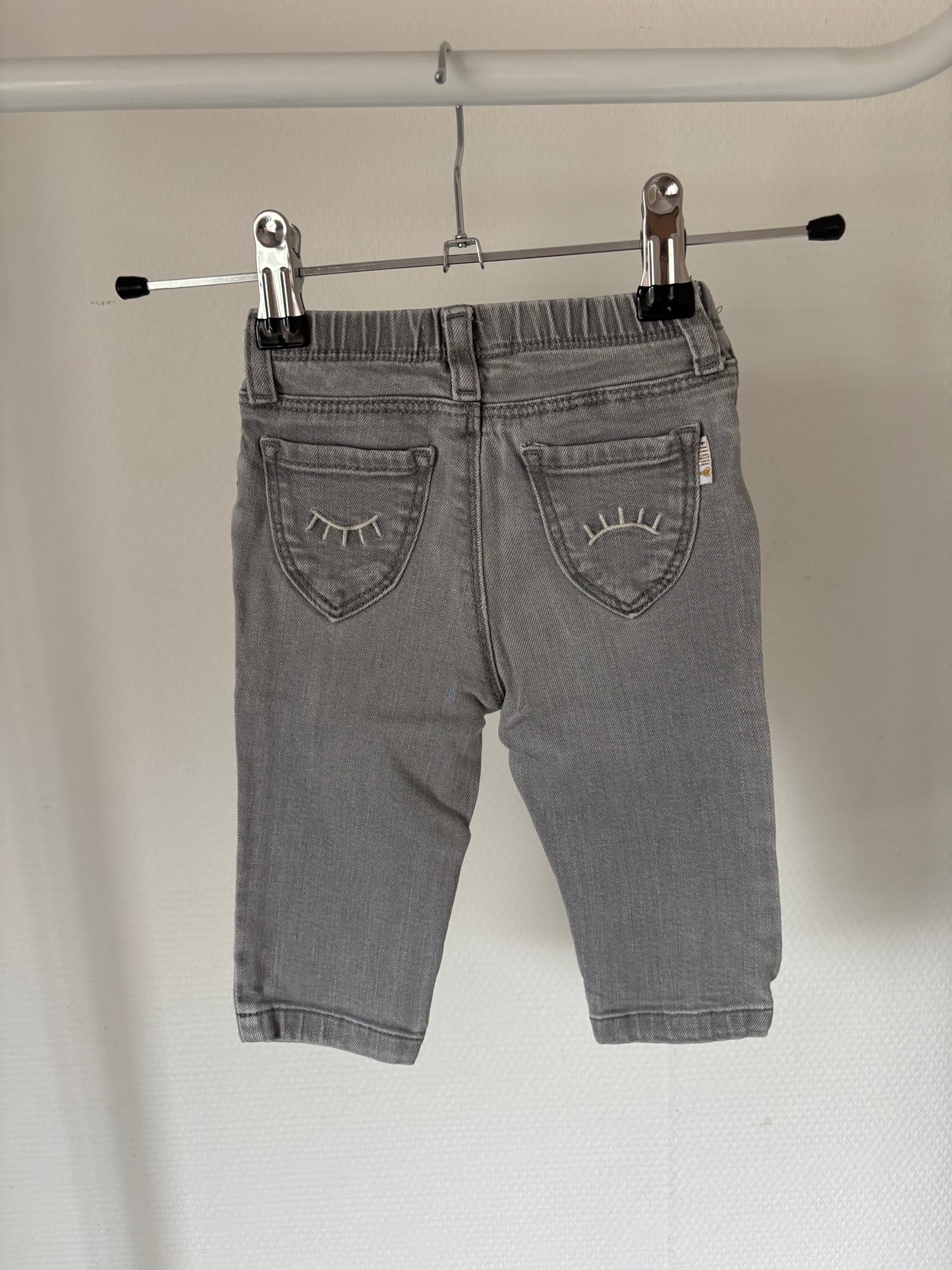 Lichtgrijze jeansbroek