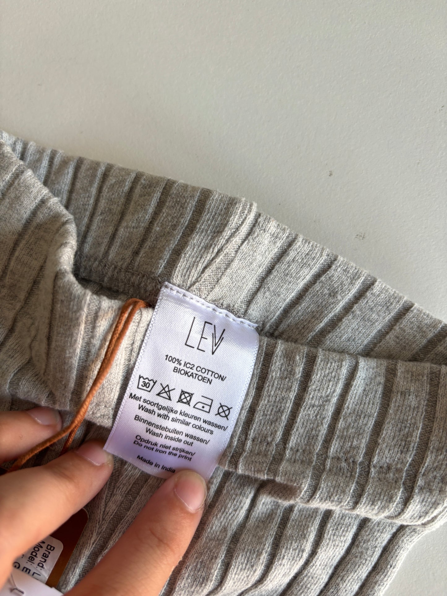 Lichtgrijze riblegging