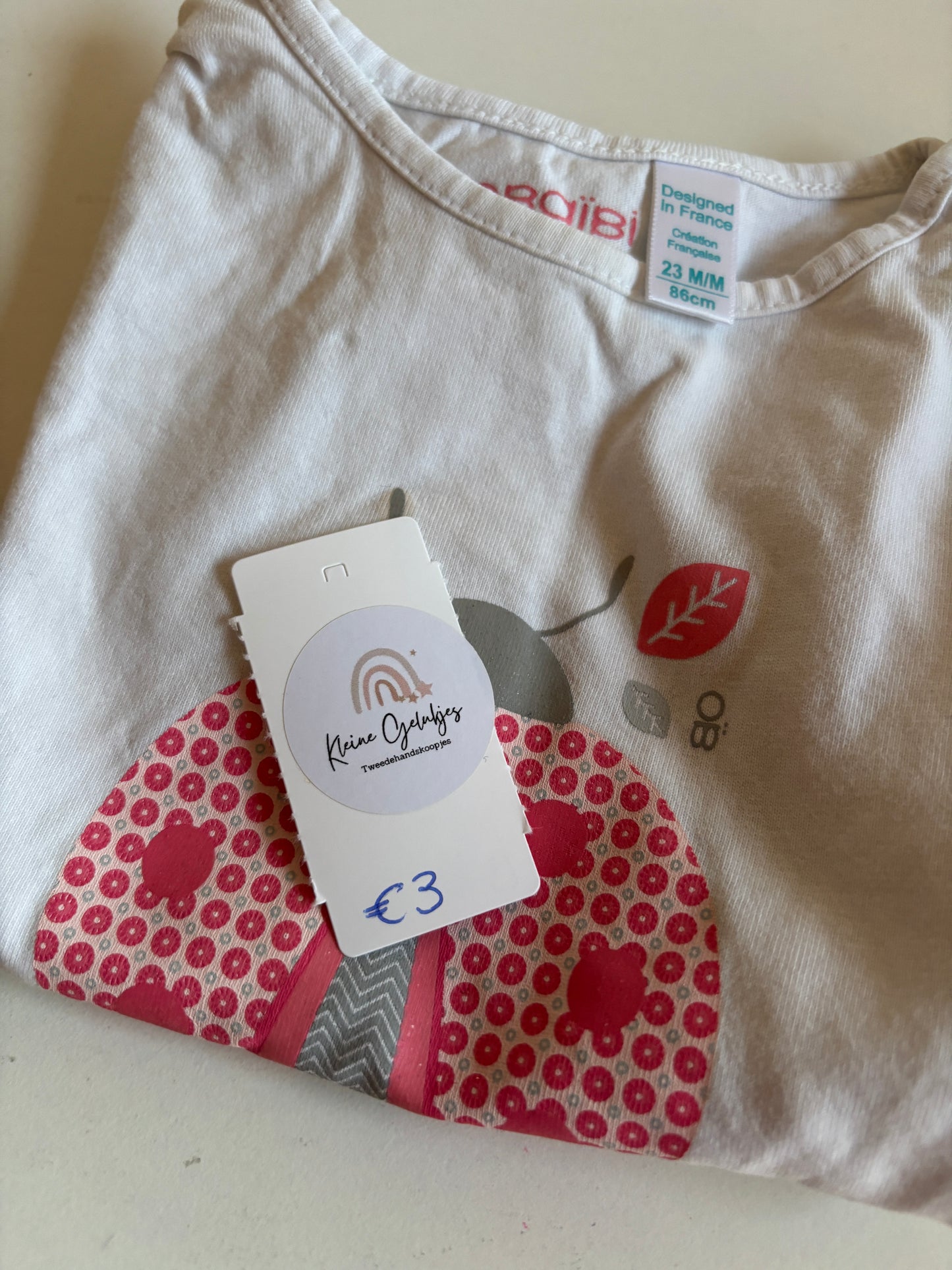 Witte T-shirt met lieveheersbeestje