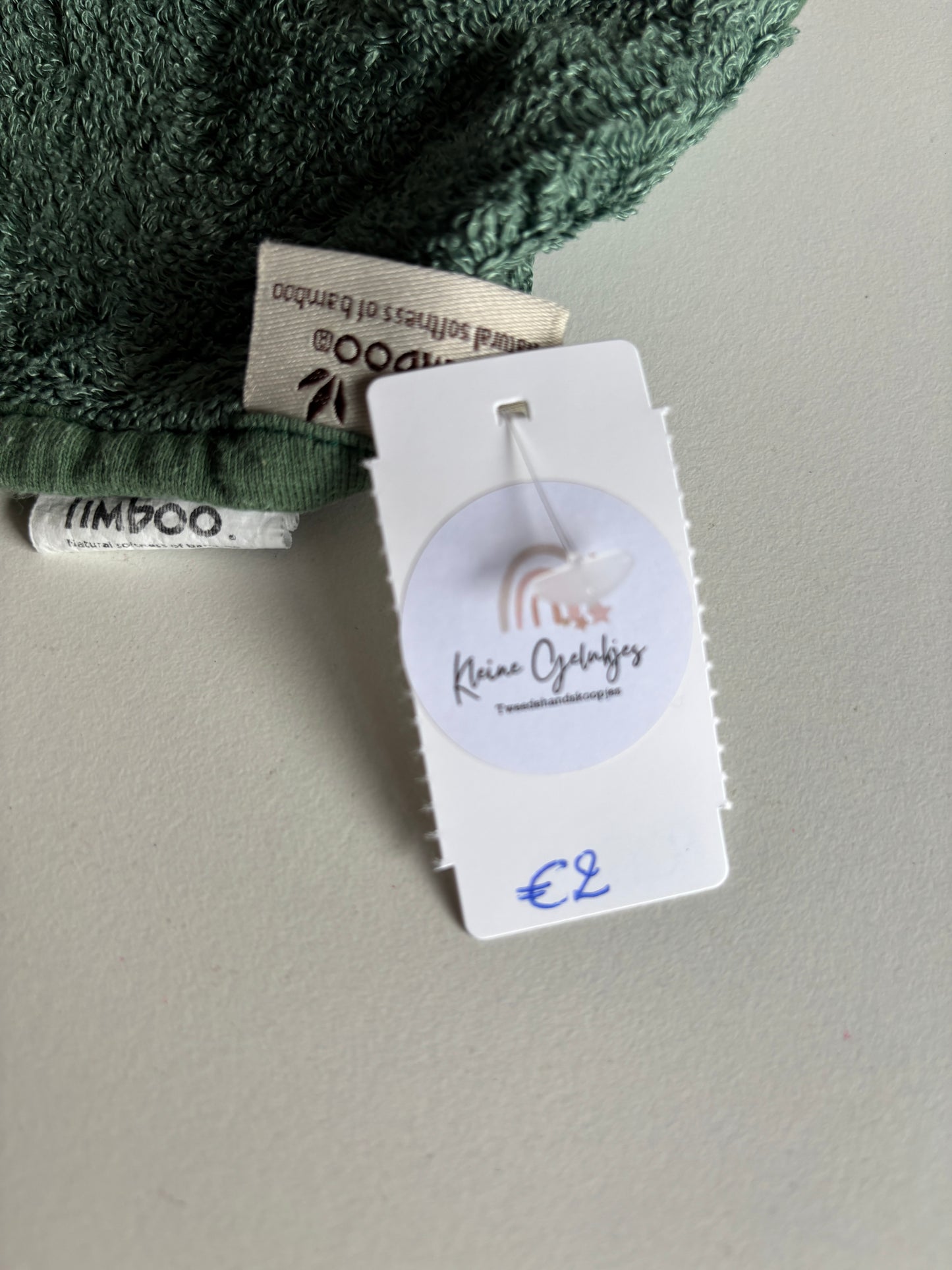 Donkergroen slabbetje