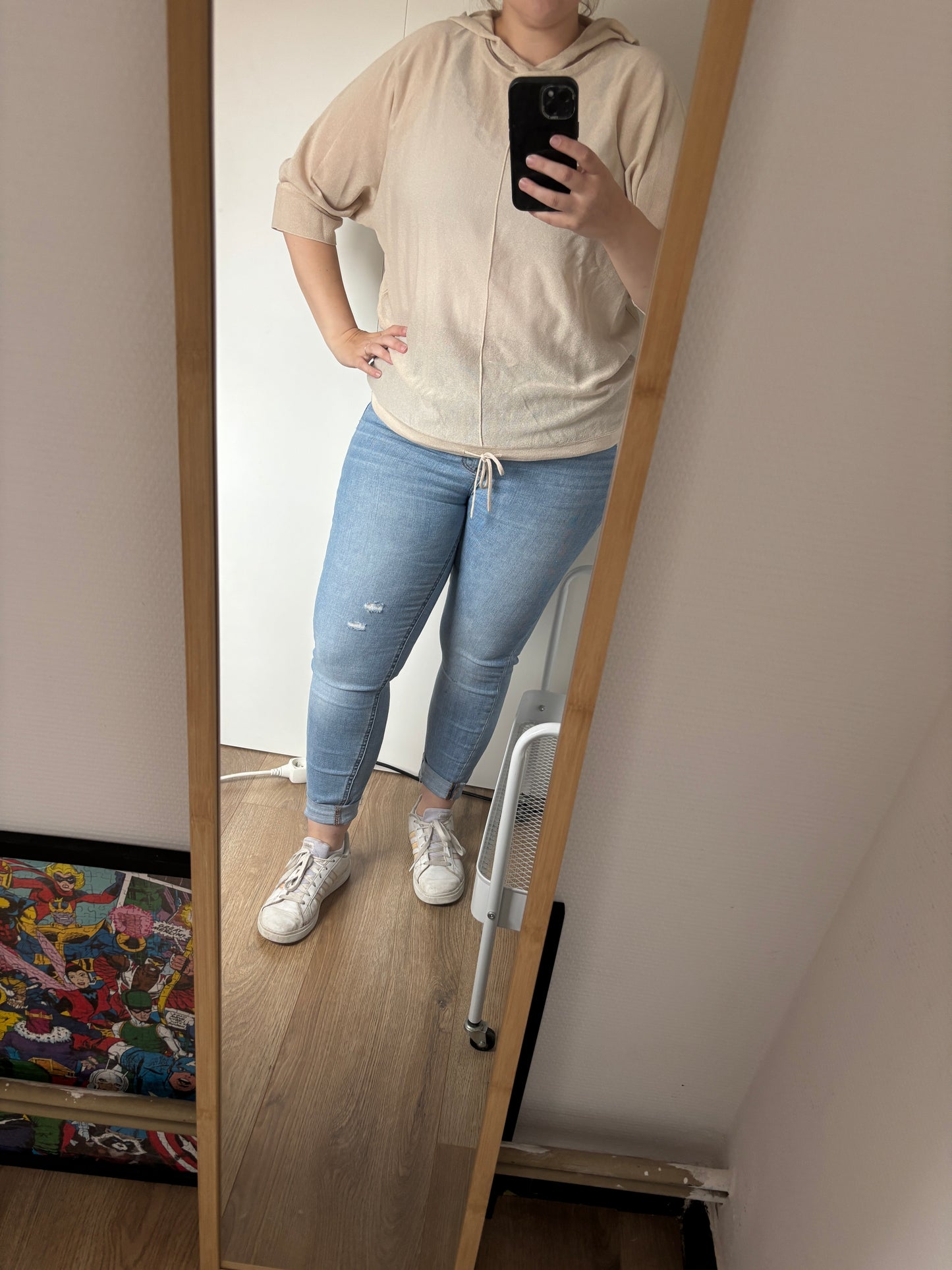 Beige trui met capuchon