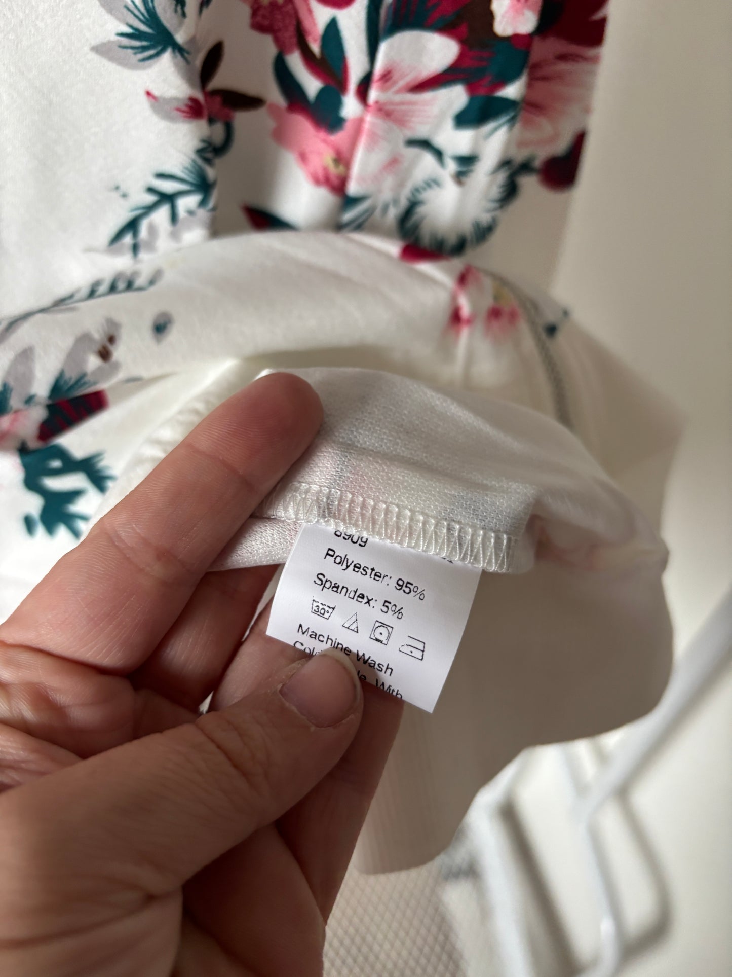 Witte vest met bloemen