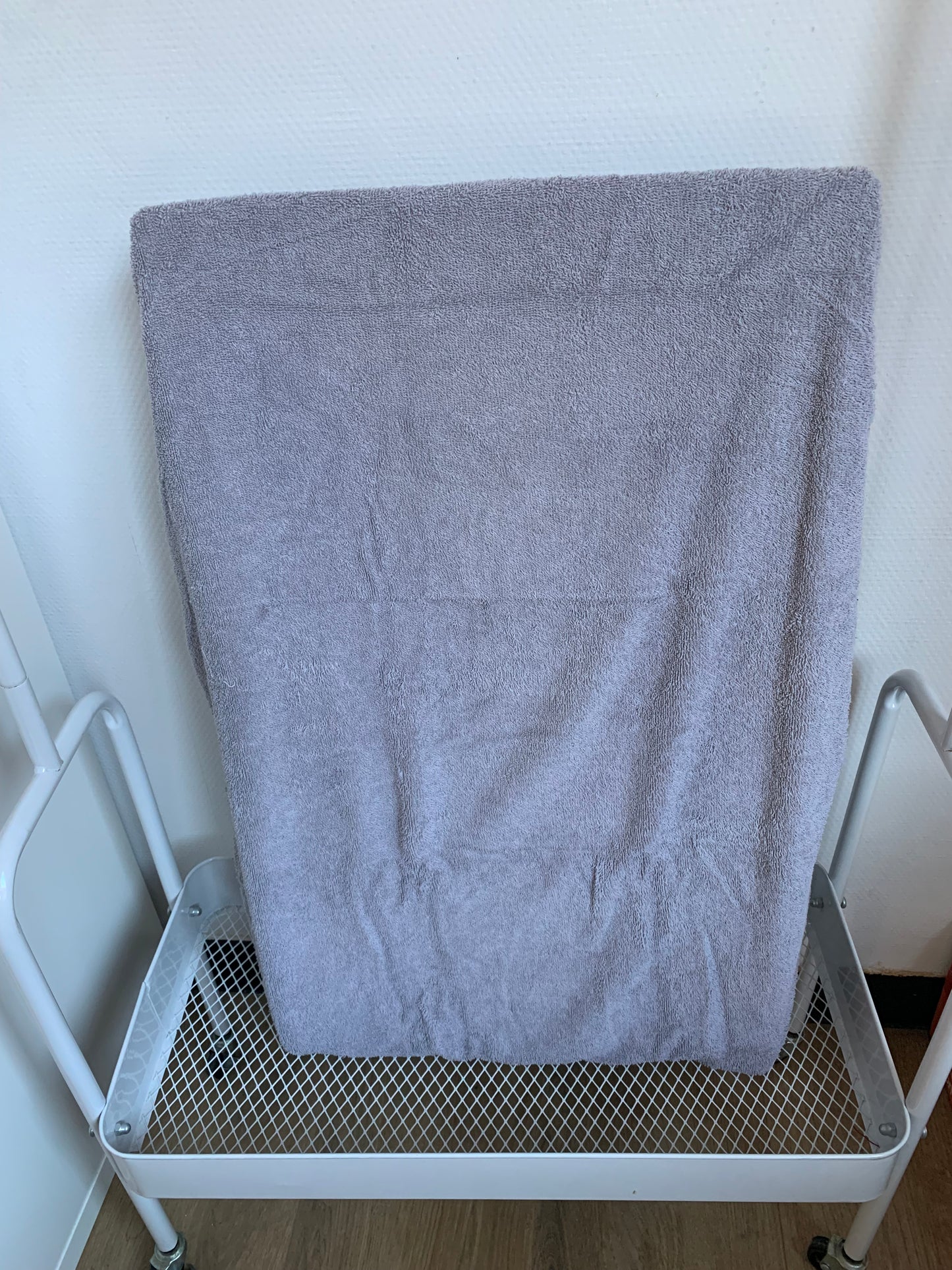 Grijze hoes verschoningskussen