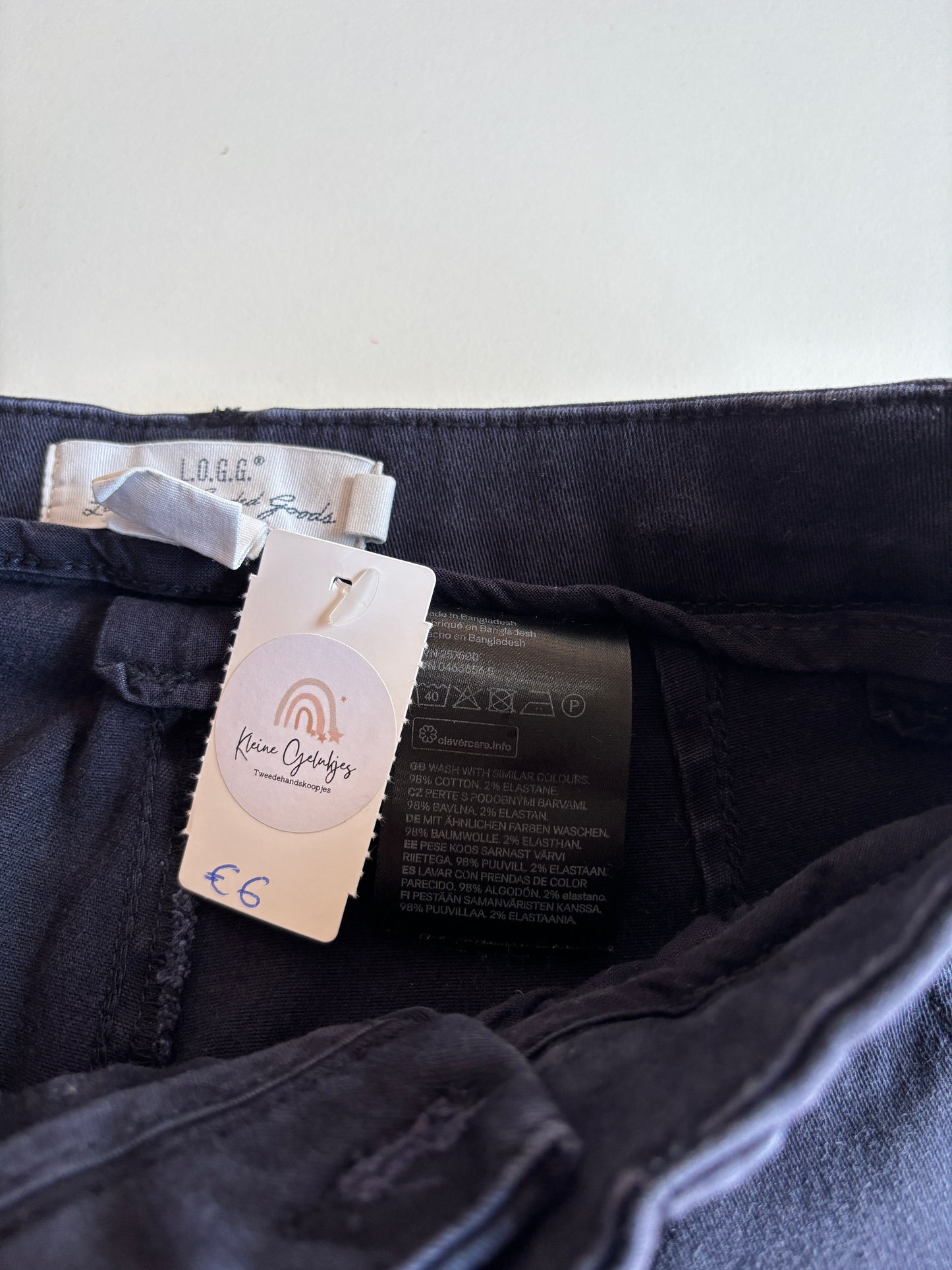 Marineblauwe jeansbroek