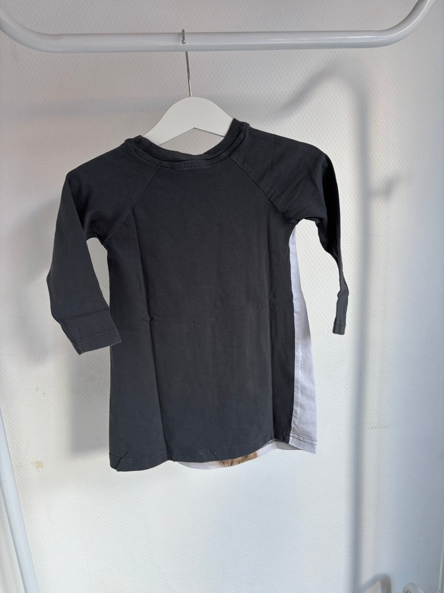 Grijs jurkje met panter