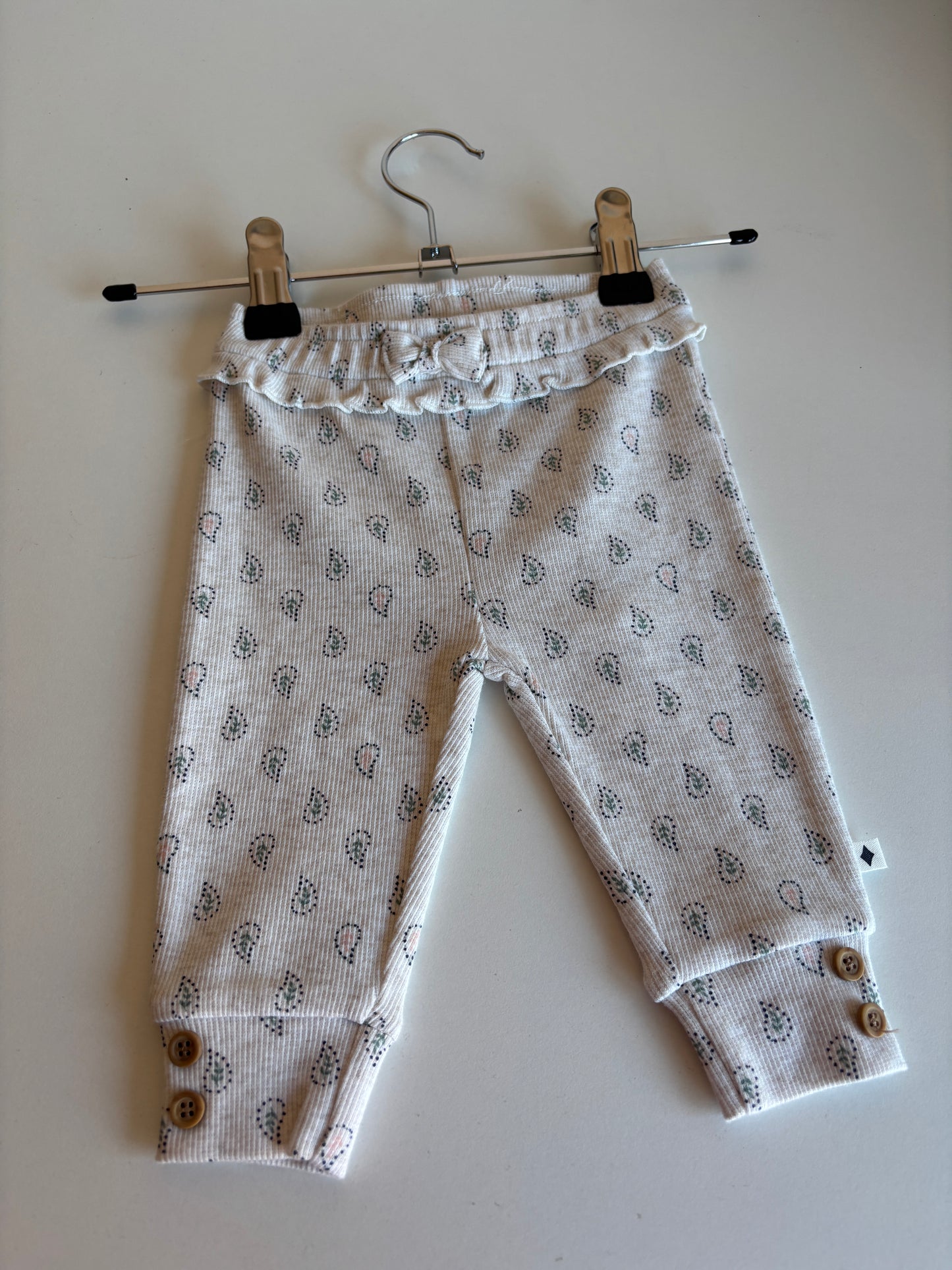 Crèmekleurig ribbroekje