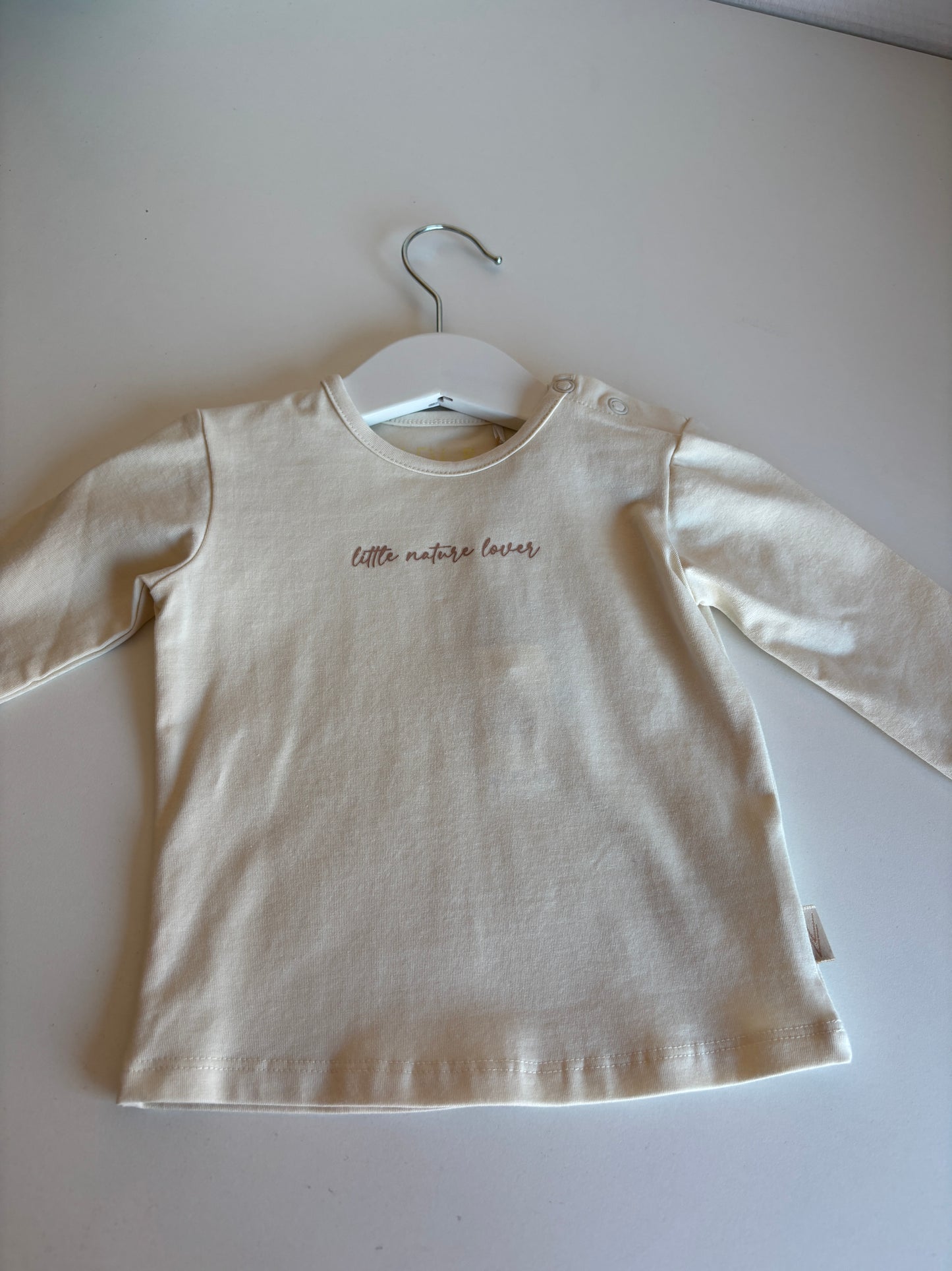 Crèmekleurige longsleeve "Little nature lover"