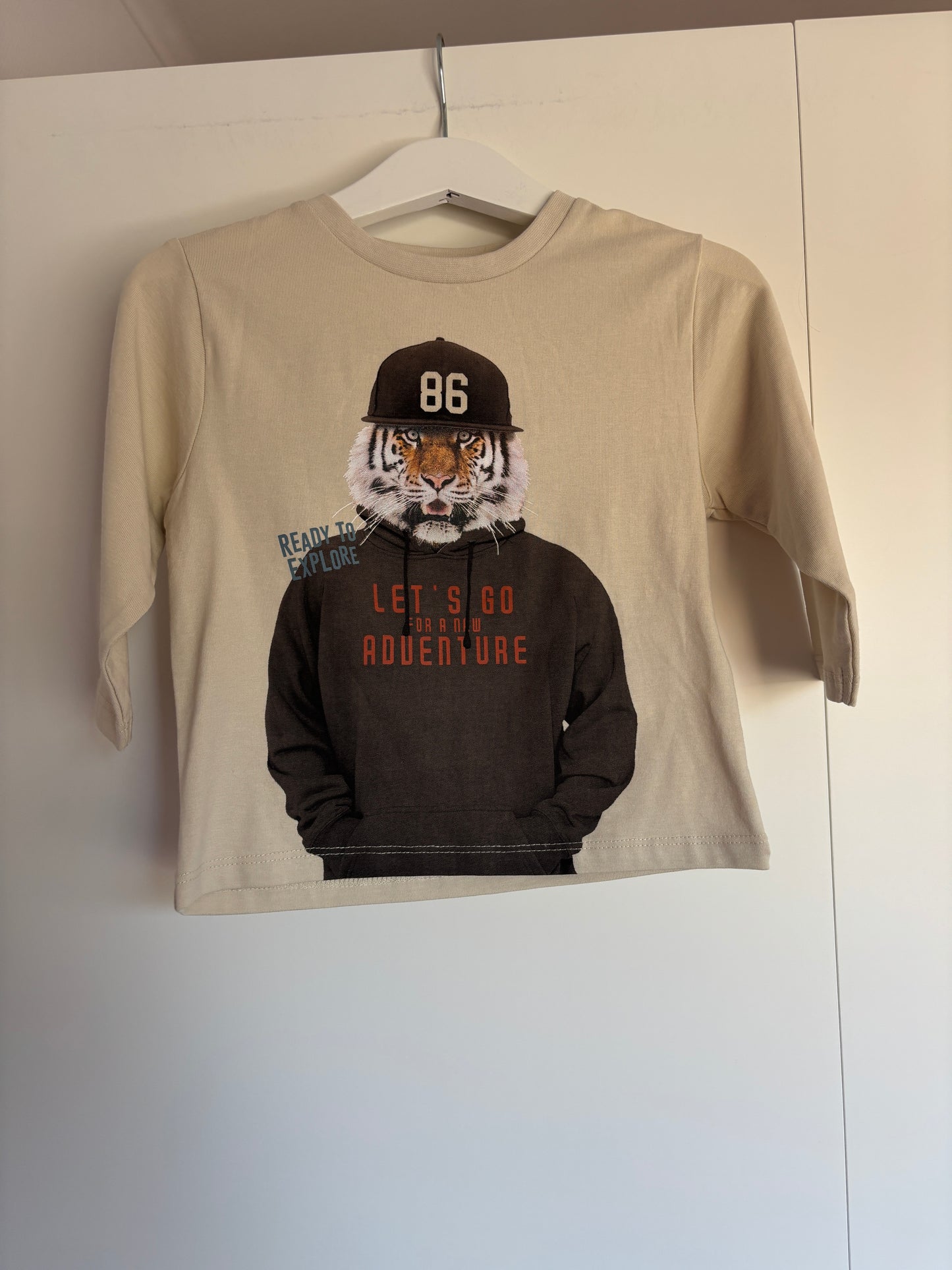 Beige longsleeve met tijger