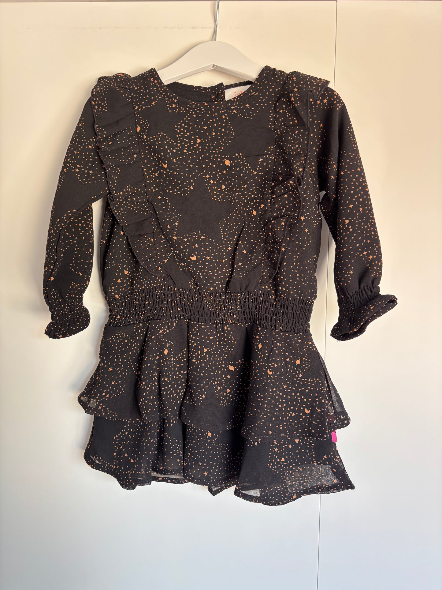 Zwart jurkje met gouden stipjes