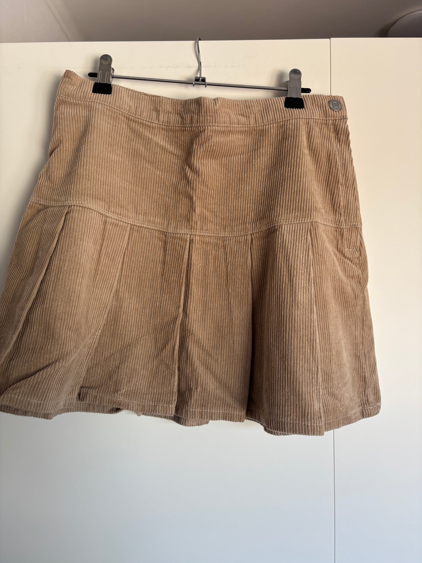 Beige ribfluwelen rok