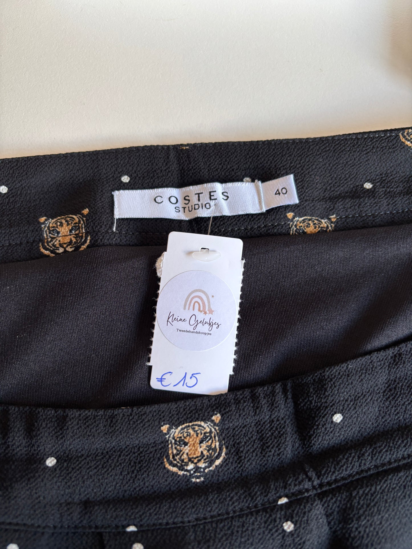 Zwarte rok met tijgers