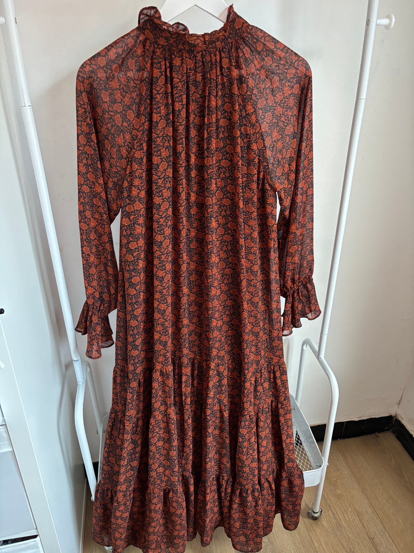 Roestkleurige lange jurk