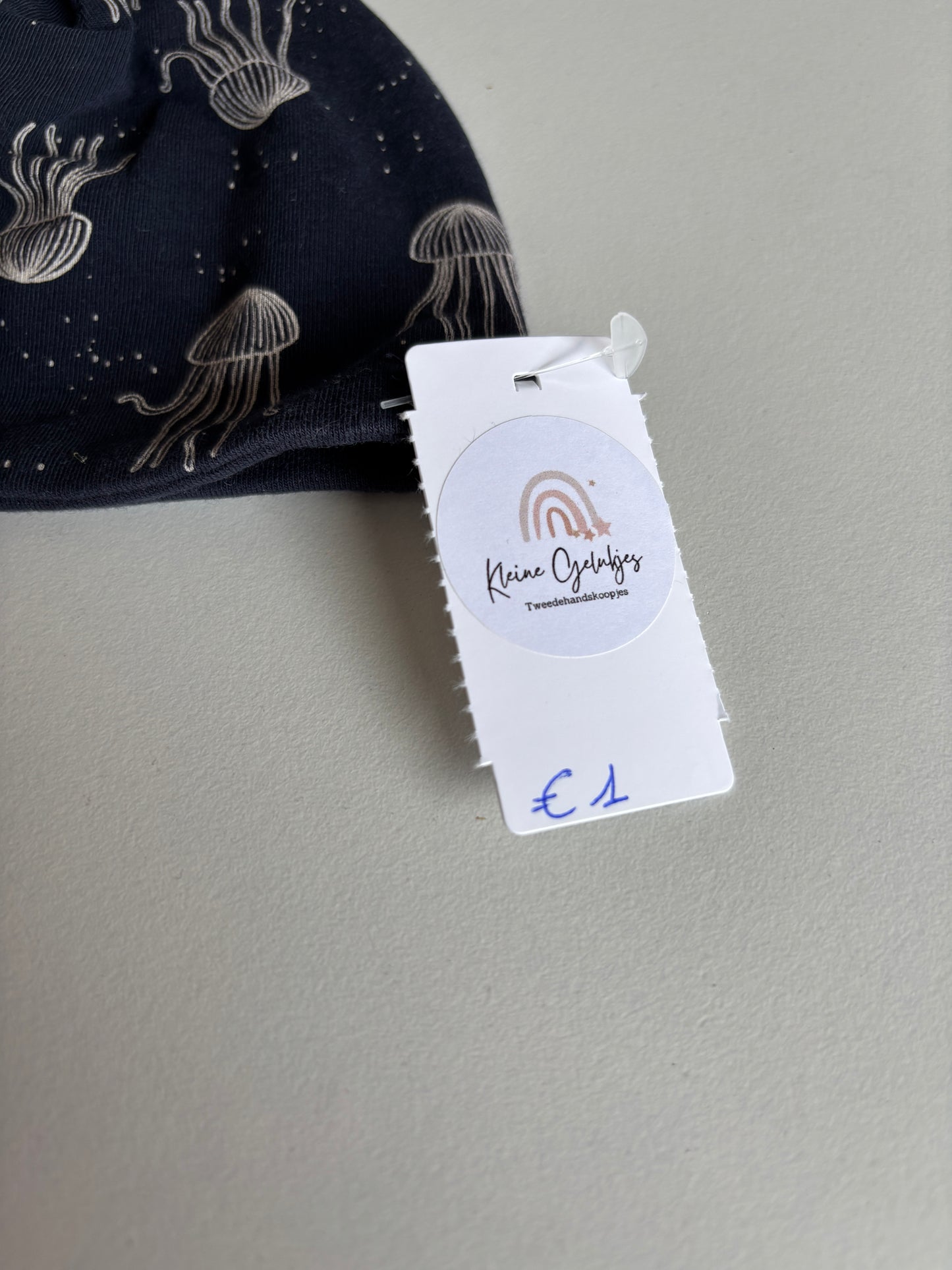 Marineblauwe babymuts