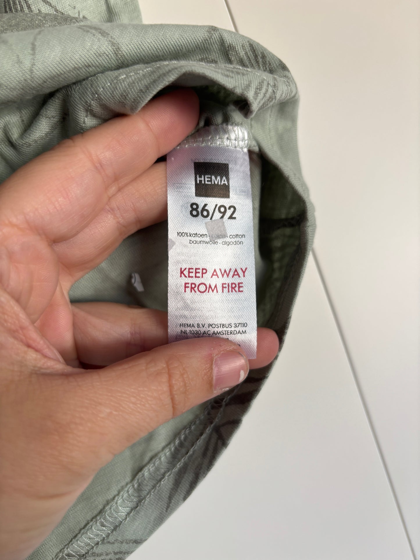 Muntgroene T-shirt met bladeren