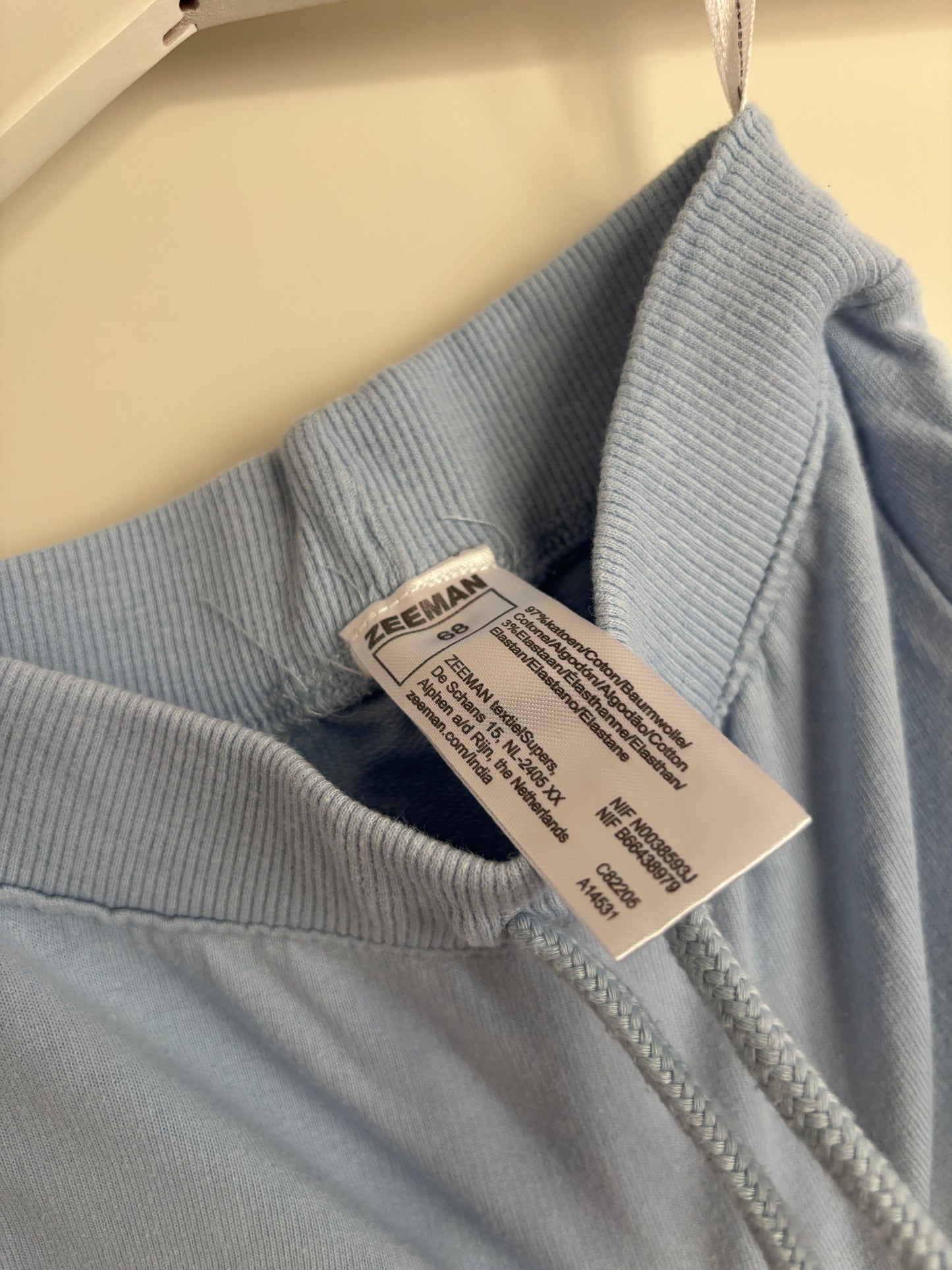 Lichtblauw setje: sweater en joggingbroek