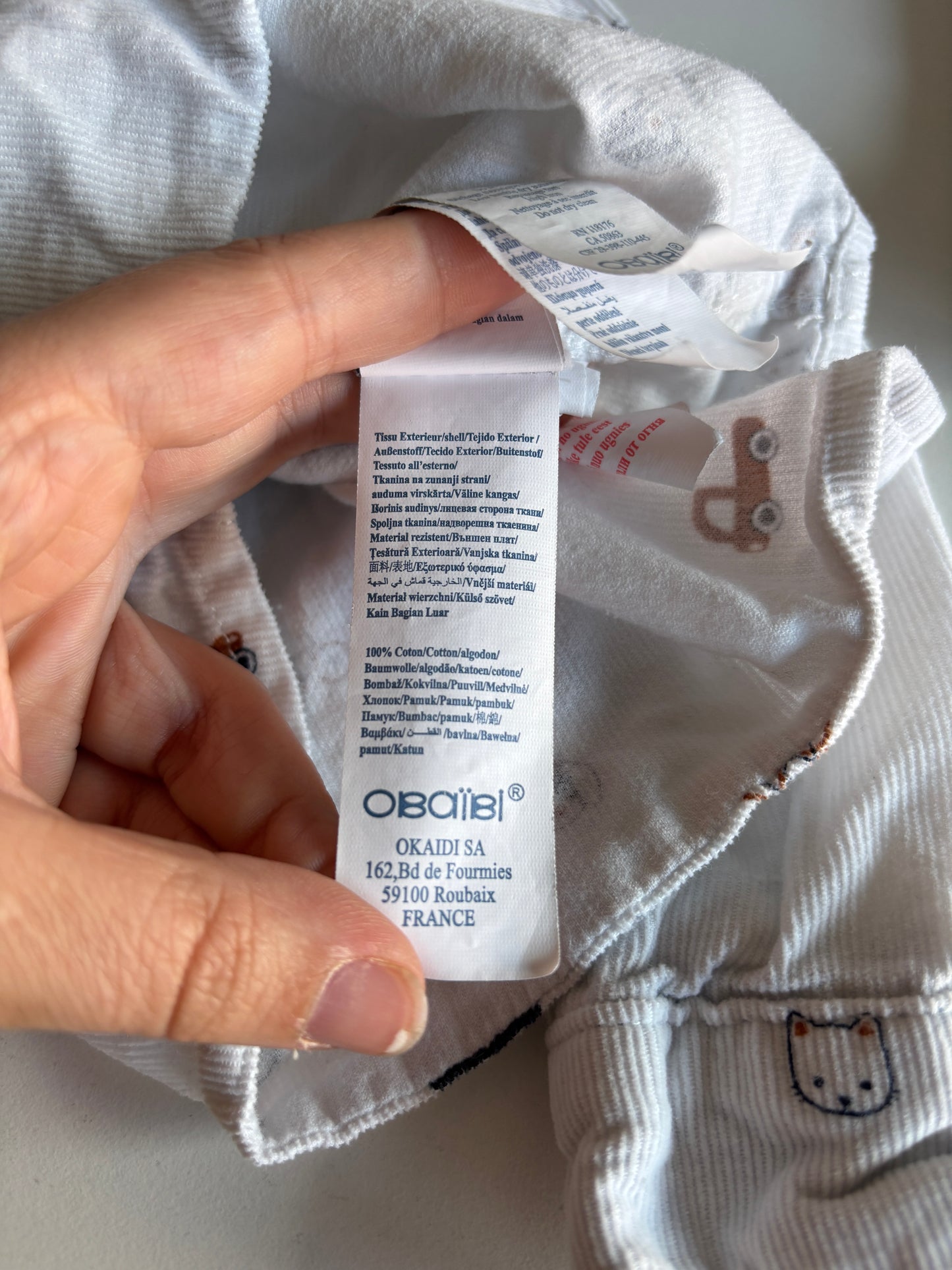 Wit ribfluwelen hemdje