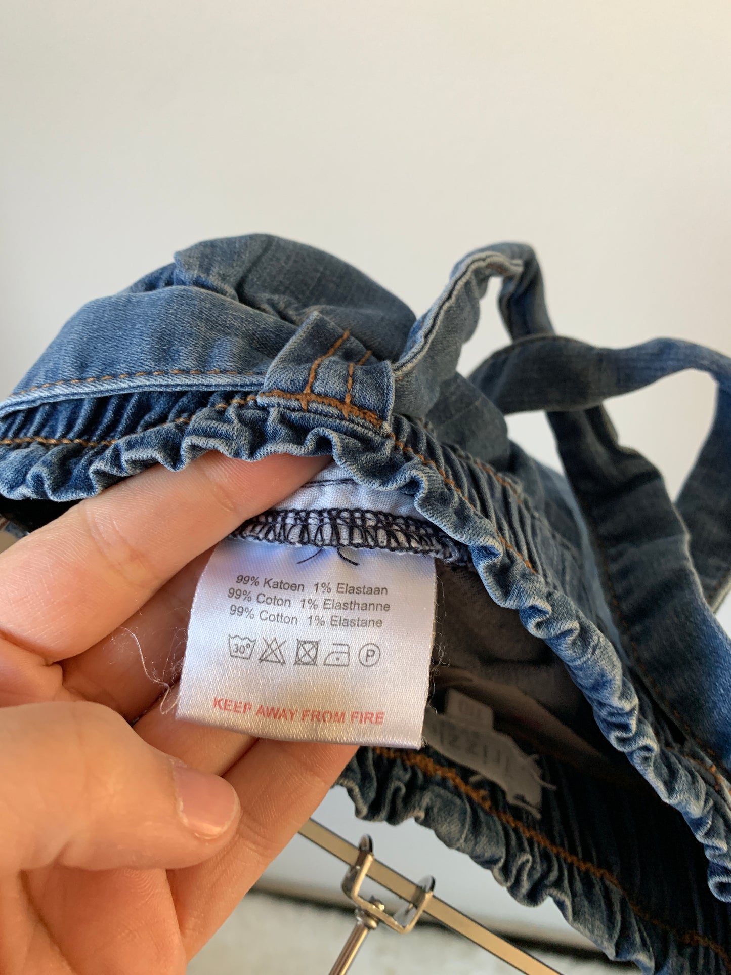 Frizzle jeansshort 110 - nieuwstaat 💸