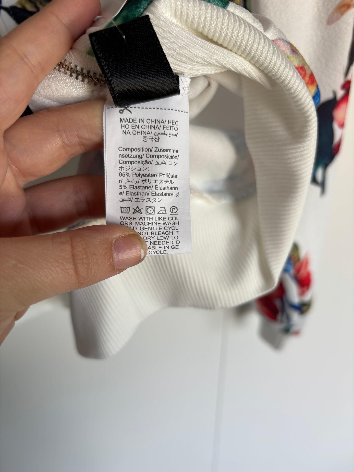 Witte vest met bloemen