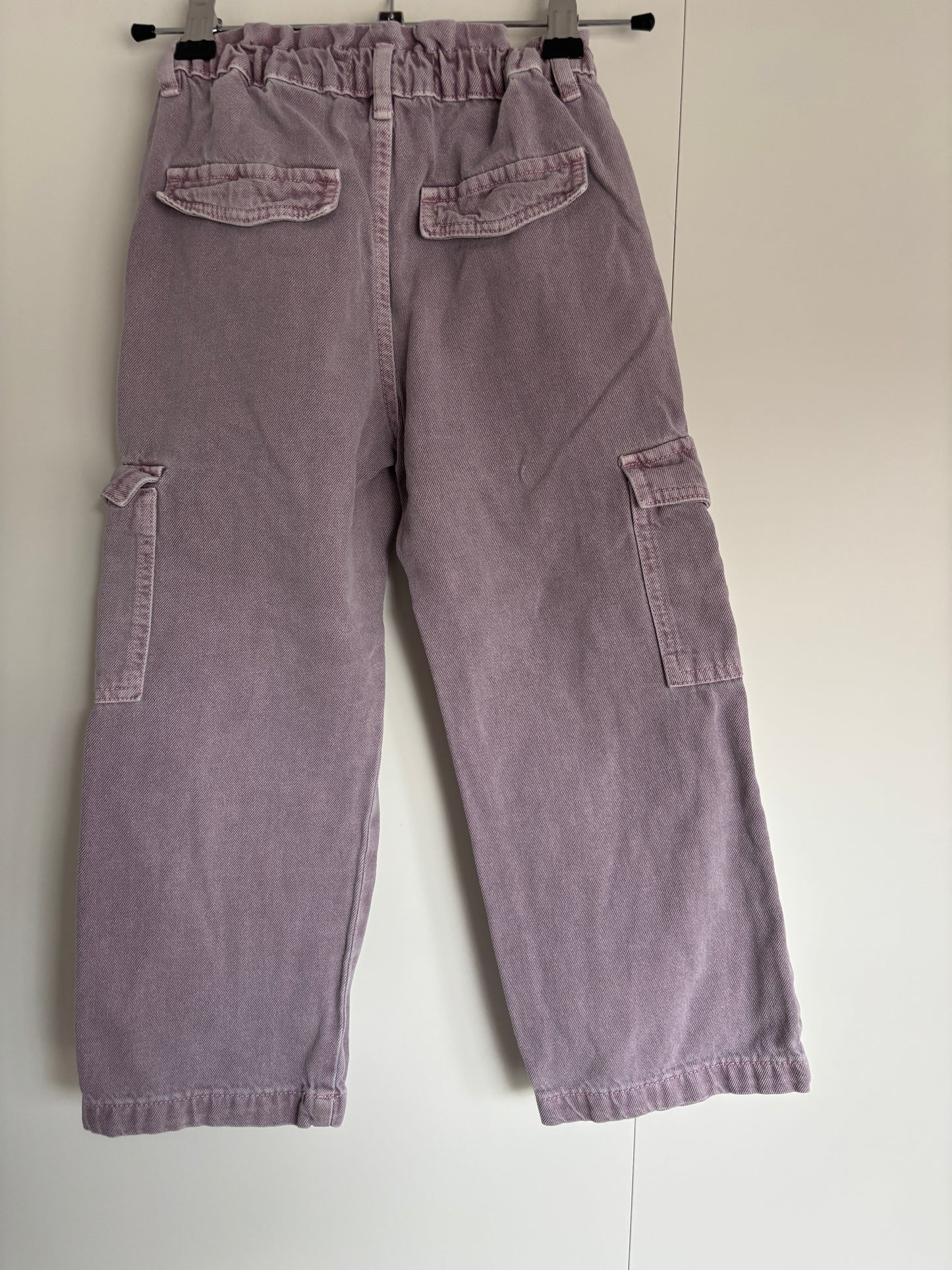 Lila cargojeansbroek