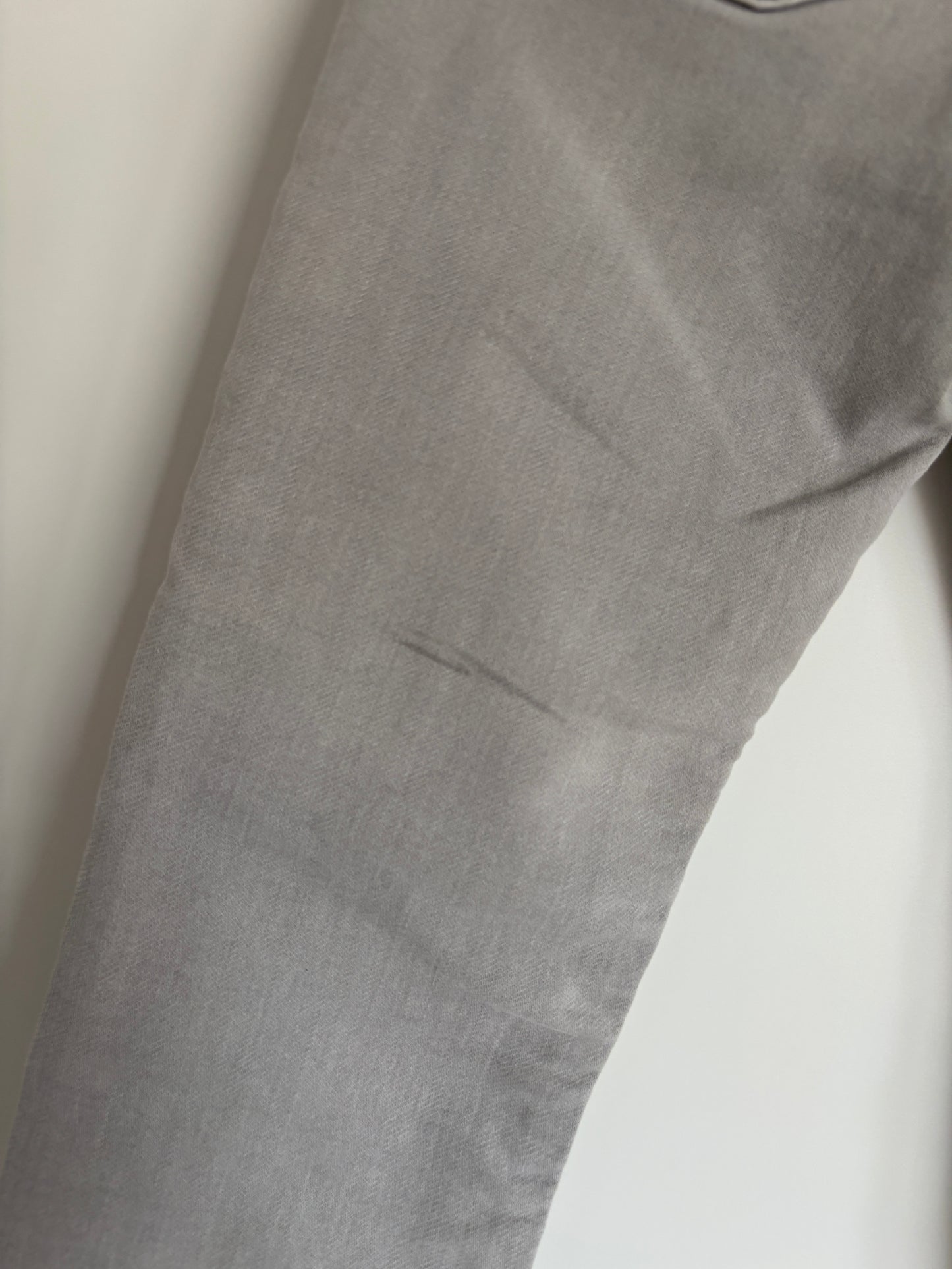 Lichtgrijze jeansbroek