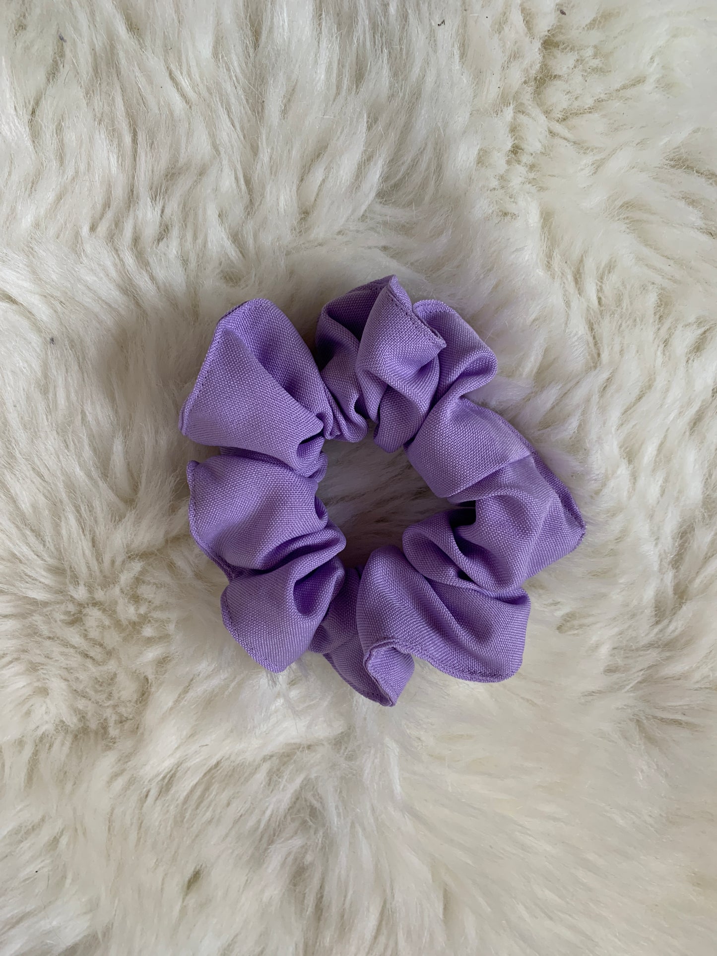 Lila scrunchie