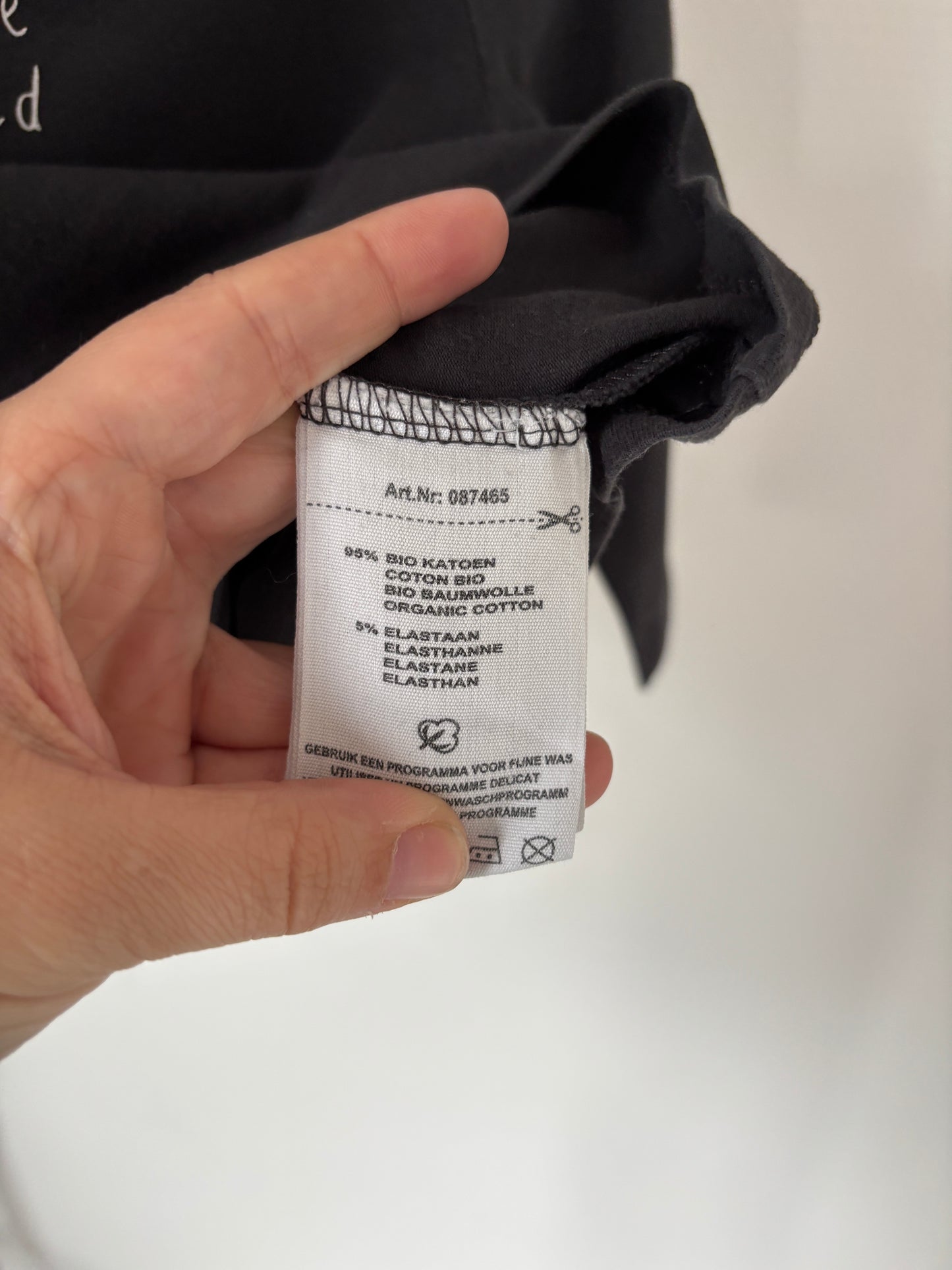 Zwarte longsleeve "You are so loved"