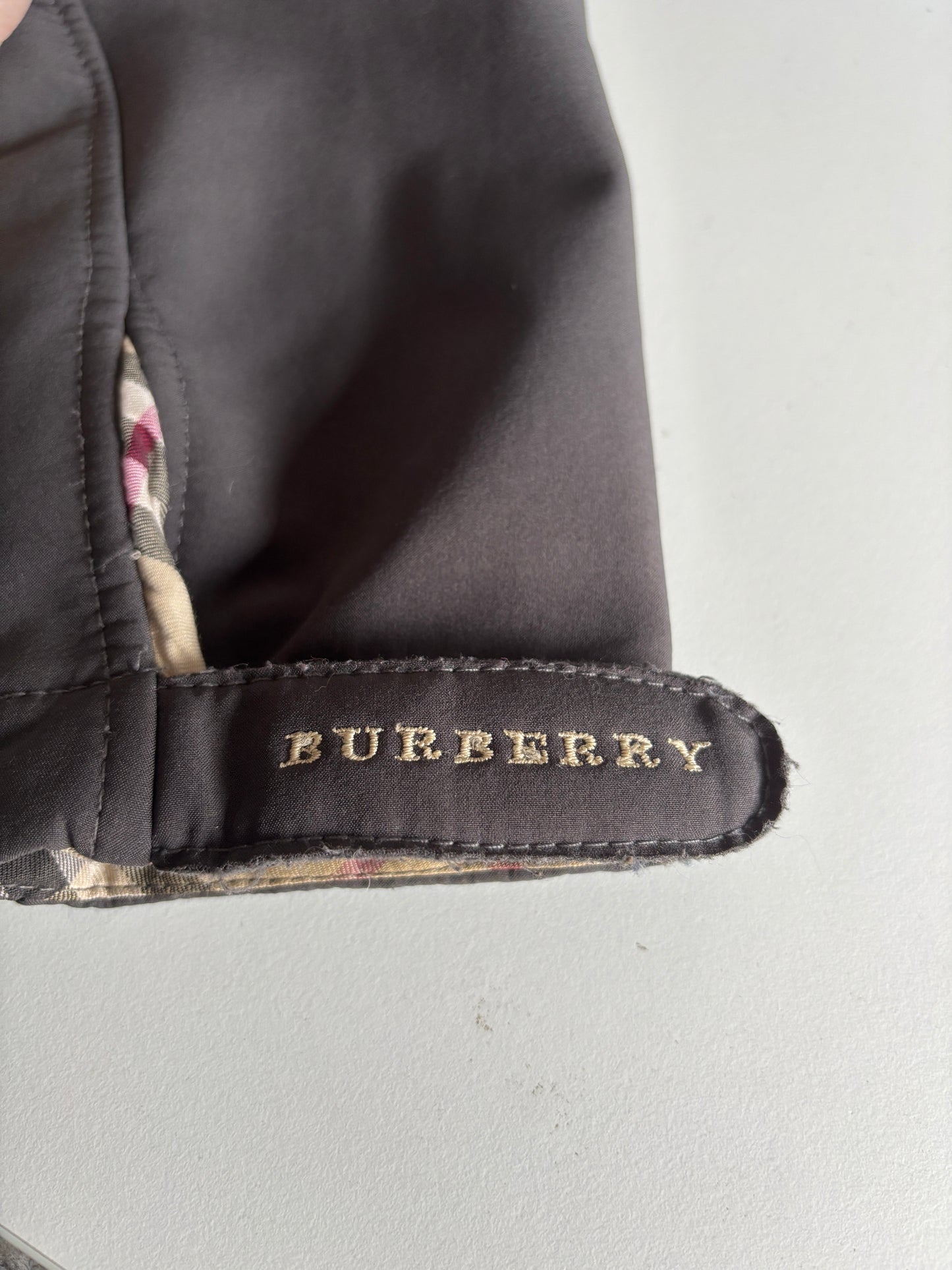 Grijze winddichte jas