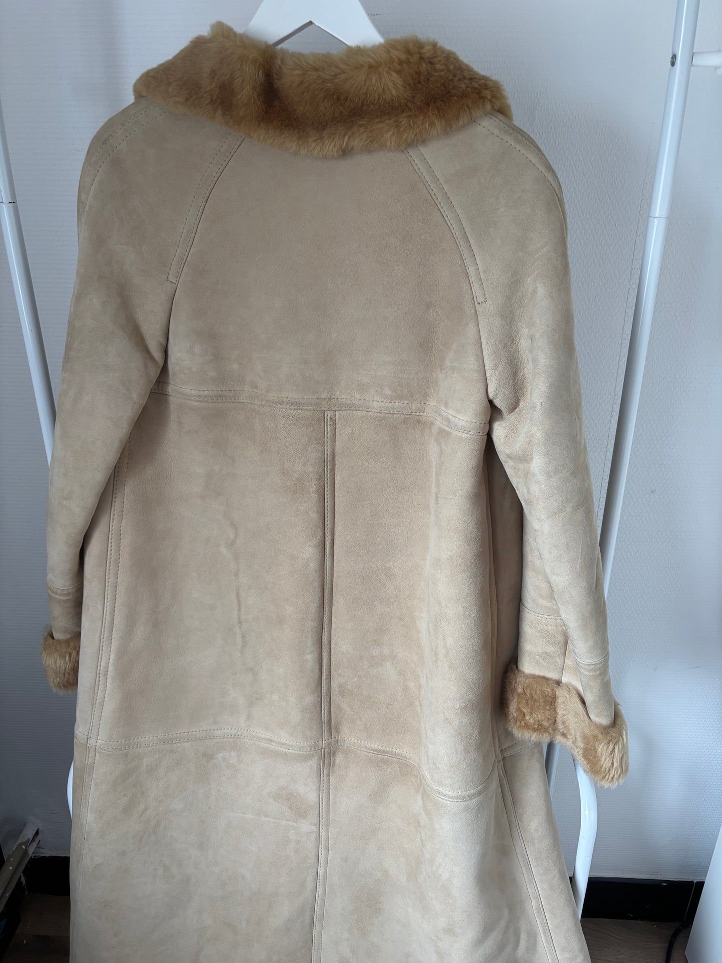 Beige gevoerde lederen jas