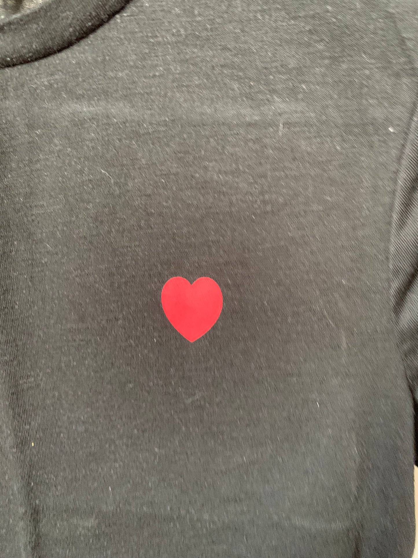 Zwarte T-shirt met hartje