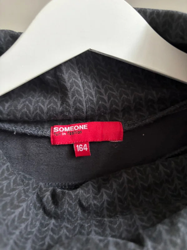 Donkergrijze jurk met rolkraag