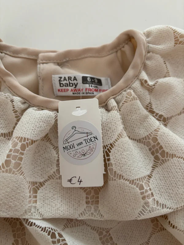 Crèmekleurig jurkje