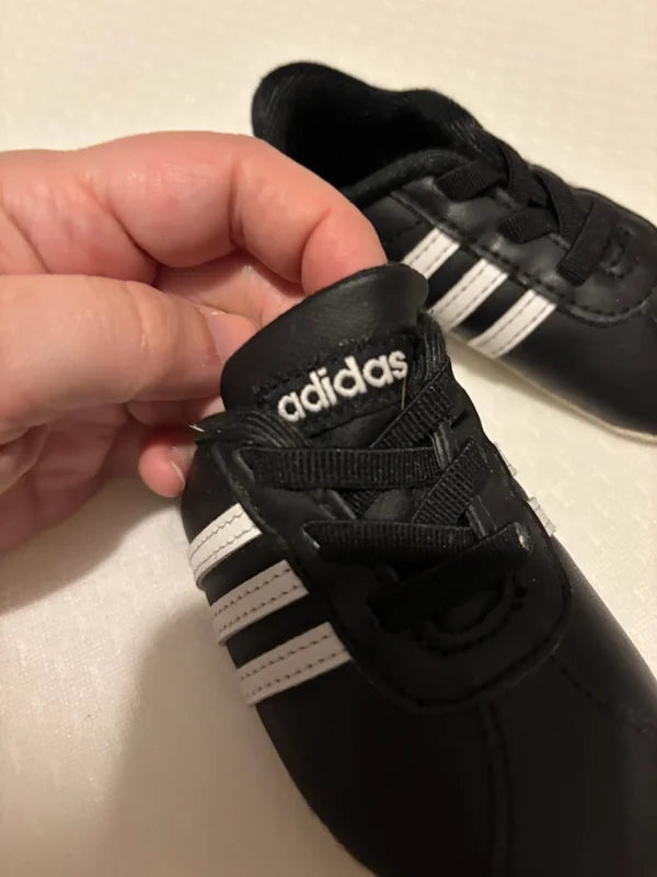 Zwarte schoentjes | Adidas | 18