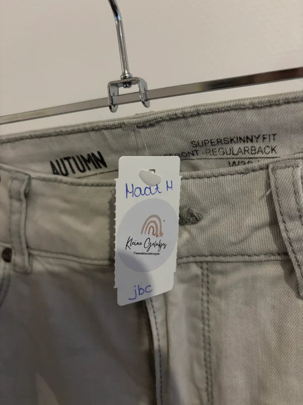 Lichtgrijze jeansbroek