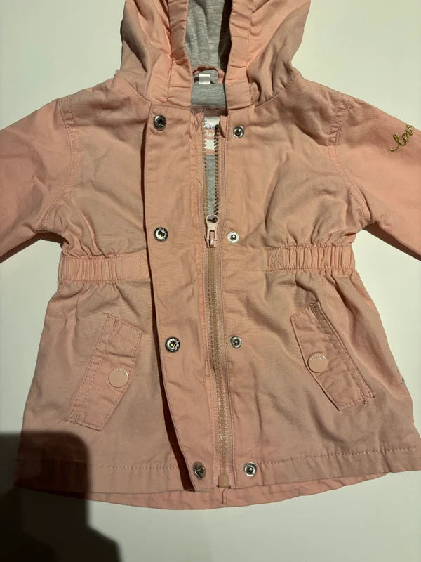 Lichtroze tussenseizoensjas