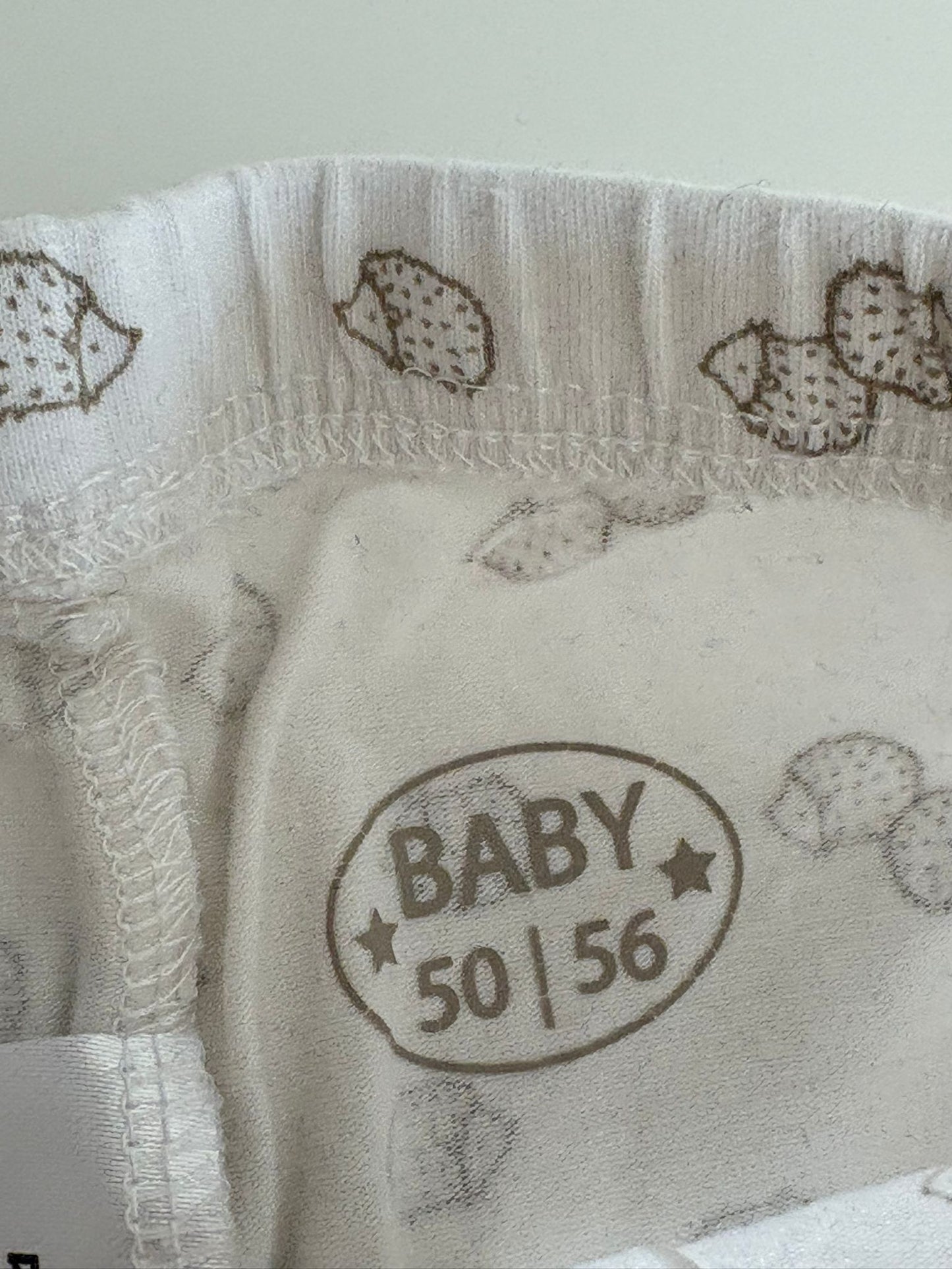 Witte tweedelige pyjama met egeltjes