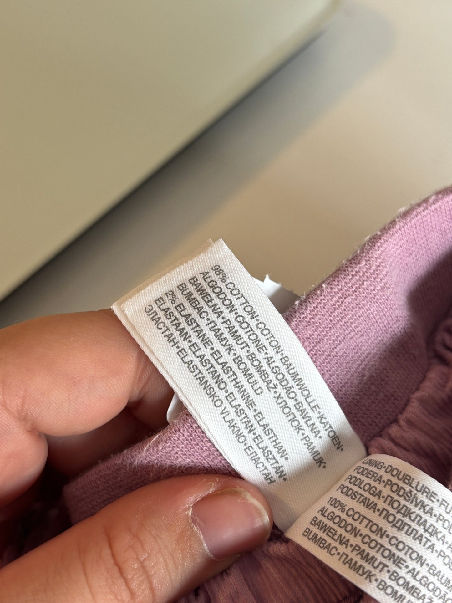 Lila ribfluwelen broek