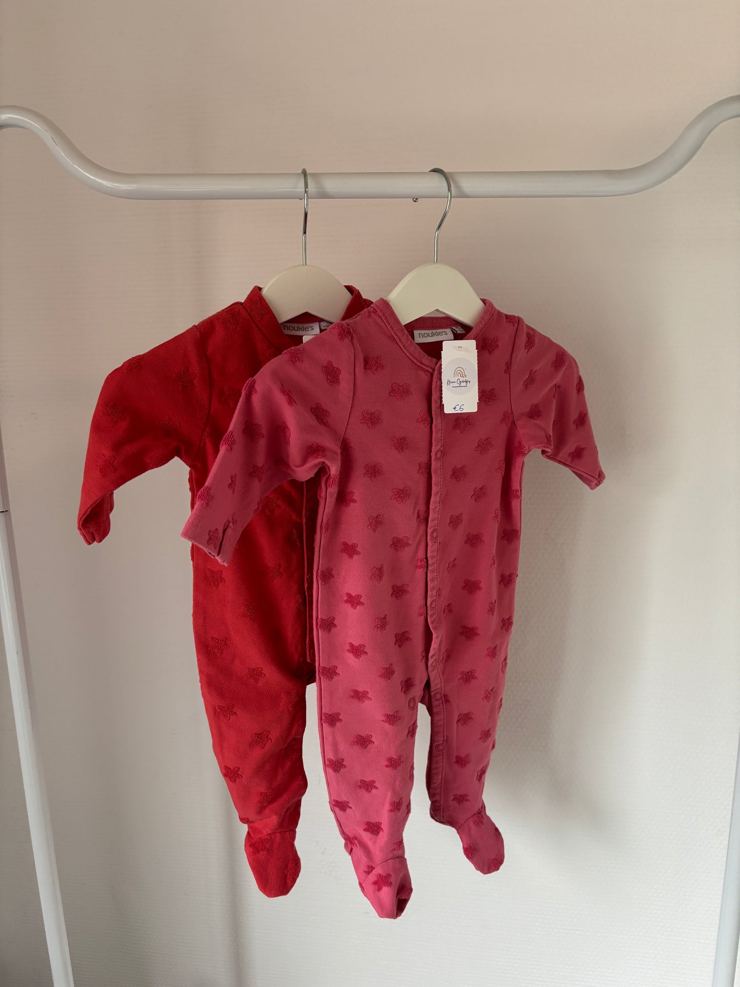 Eendelige pyjama met hartjes