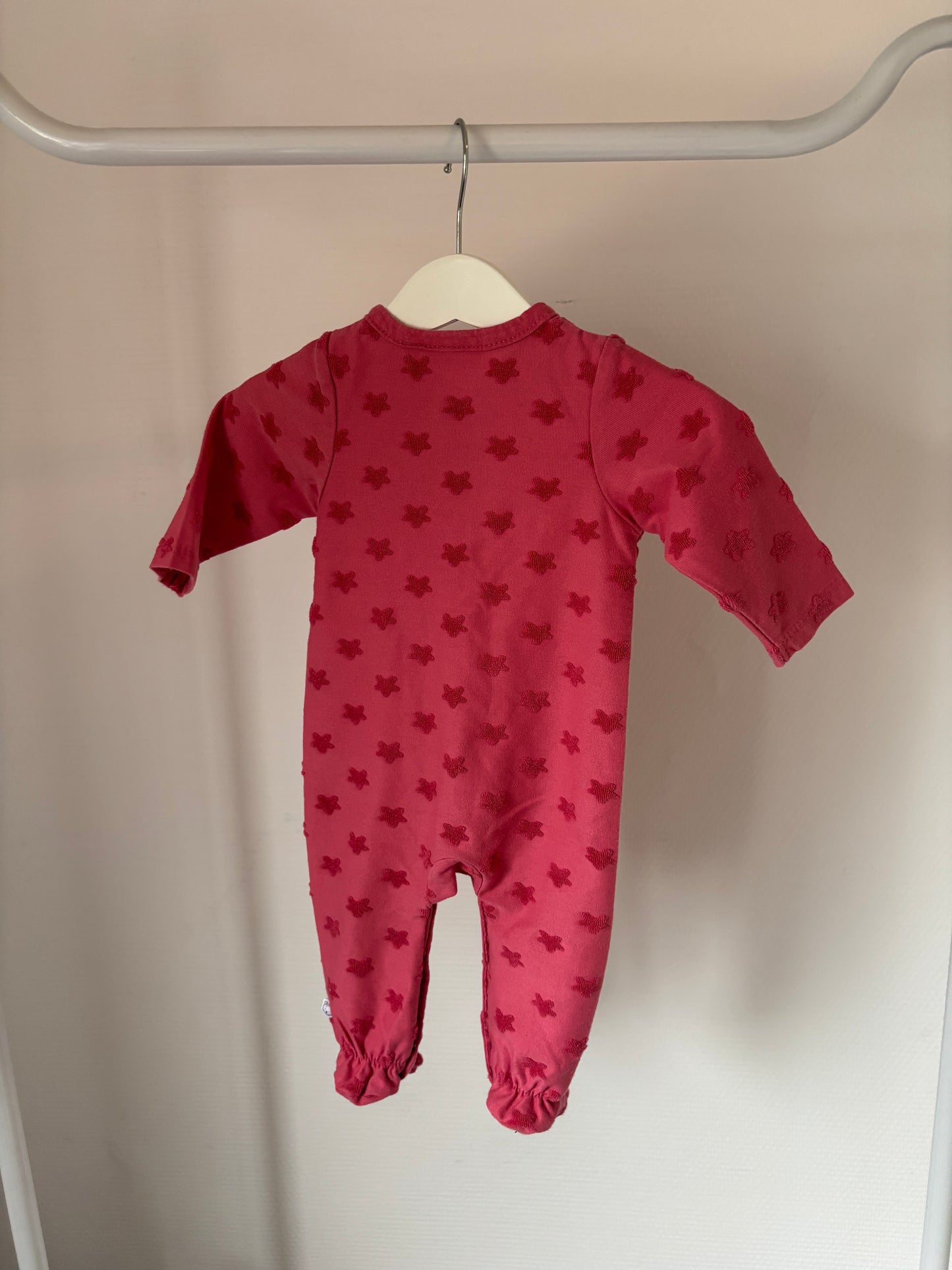 Eendelige pyjama met hartjes