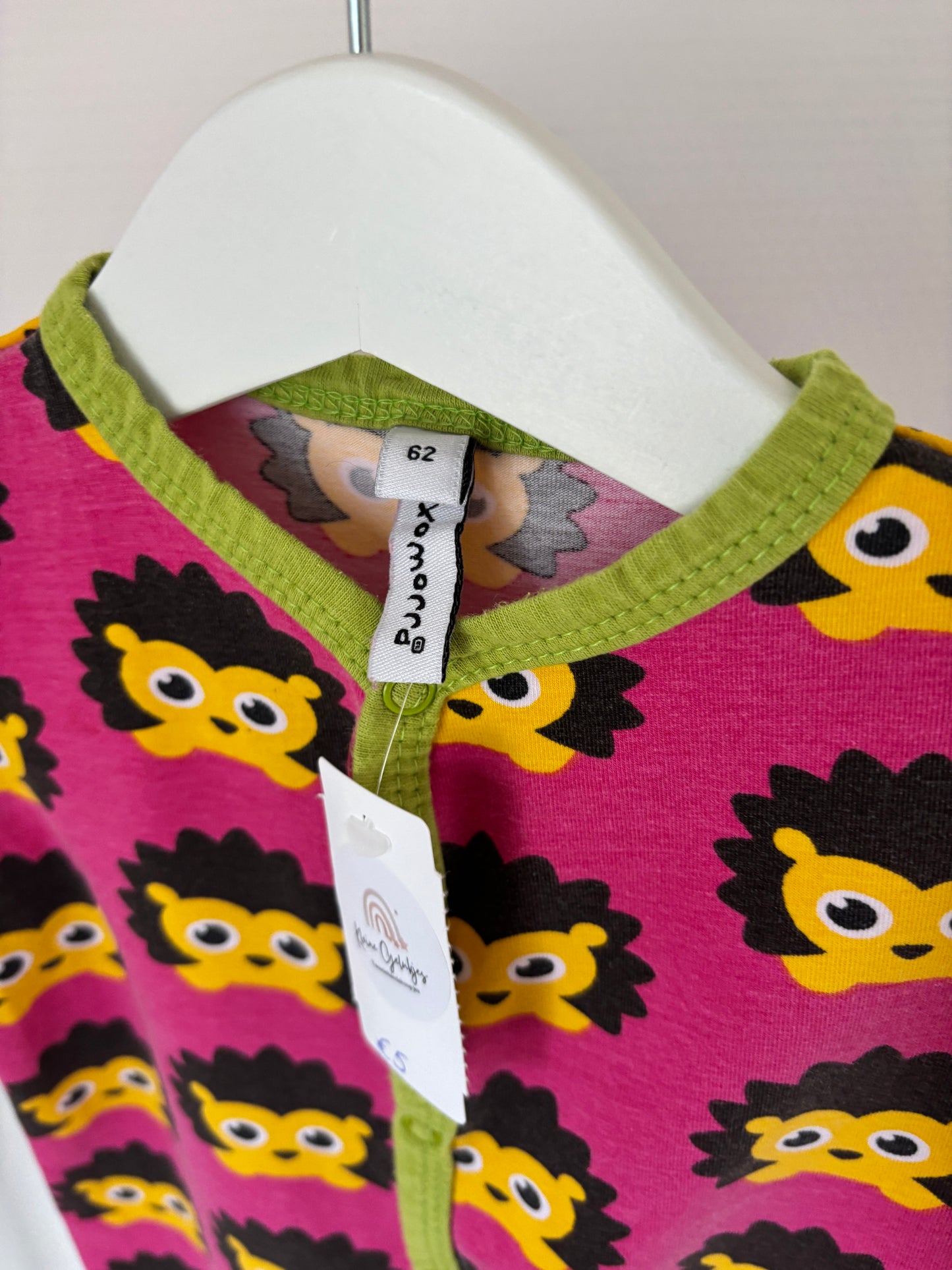 Roze boxpakje met egeltjes