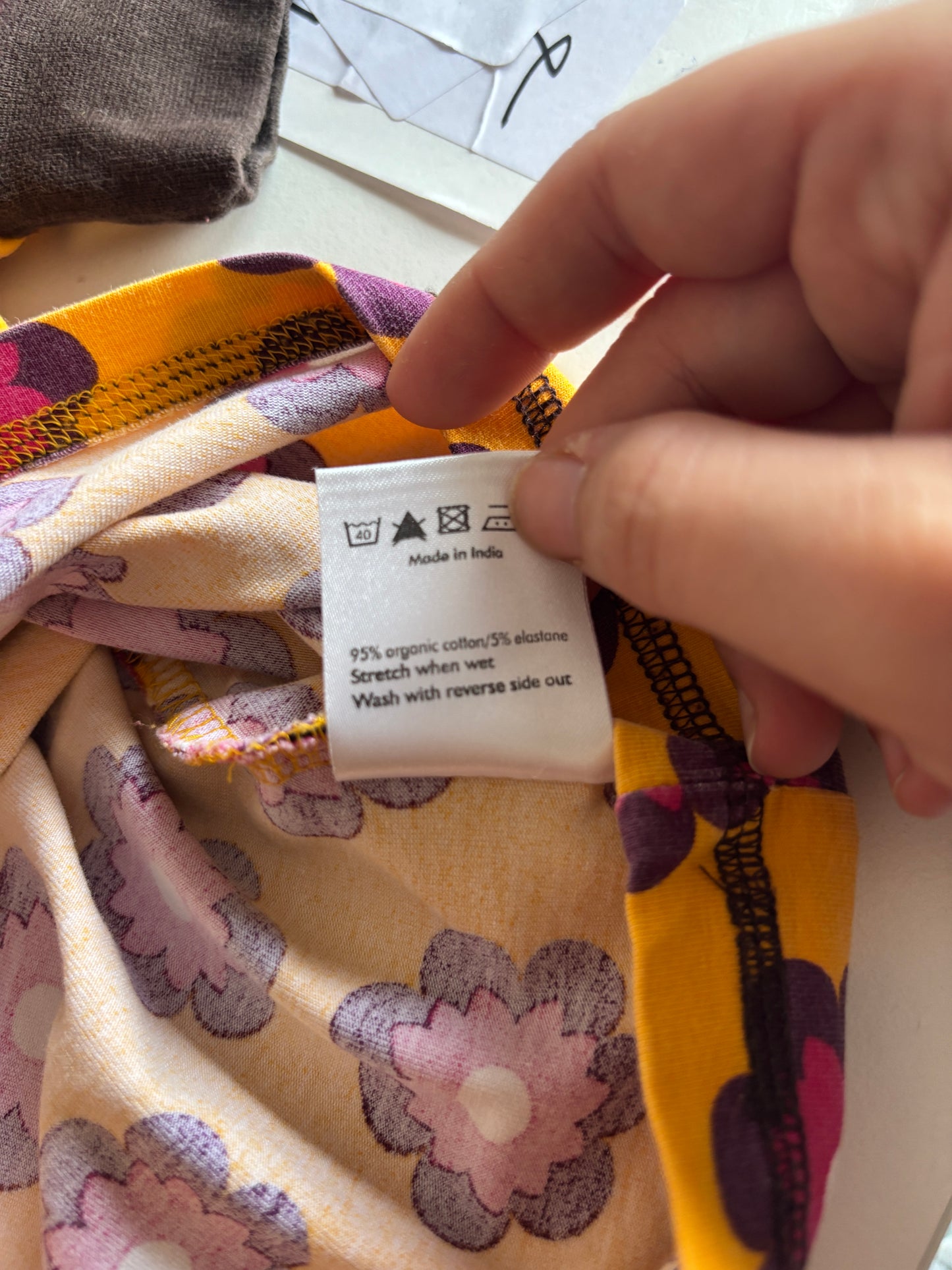 Mosterdgele longsleeve met bloemen